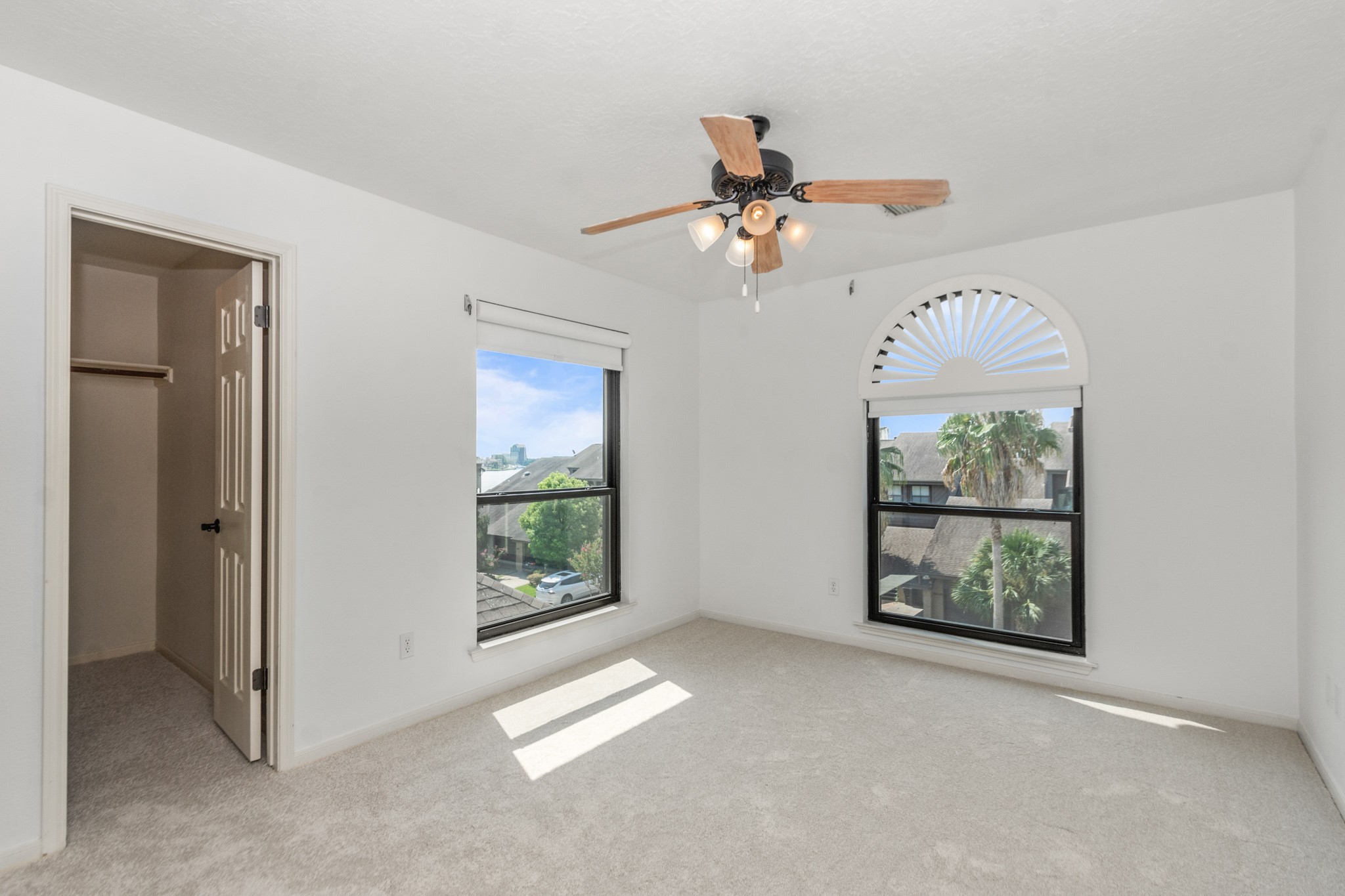 Houston, Texas, 77058, United States, 3 Bedrooms Bedrooms, ,4 BathroomsBathrooms,Residential,For Sale,1924880