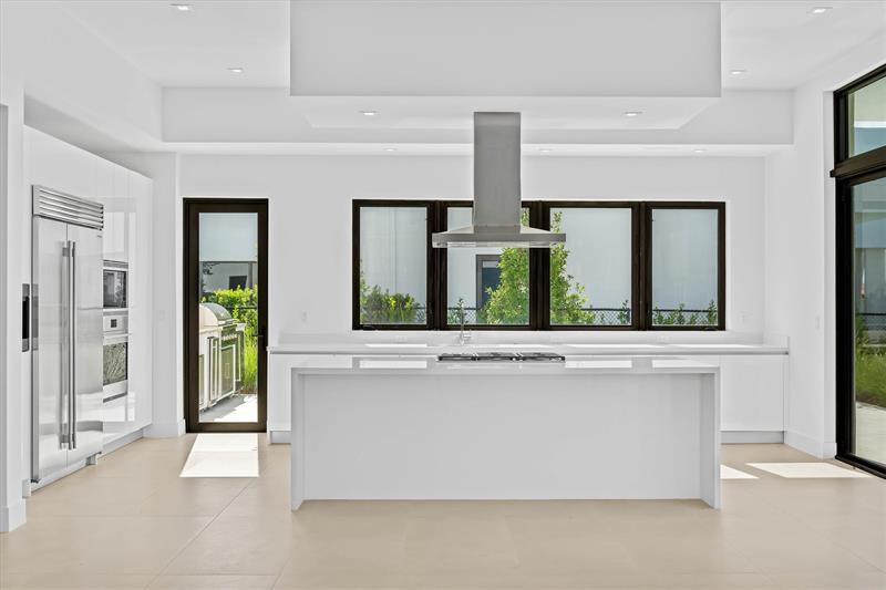 Weston, Florida, 33326, United States, 5 Bedrooms Bedrooms, ,10 BathroomsBathrooms,Residential,For Sale,1925286