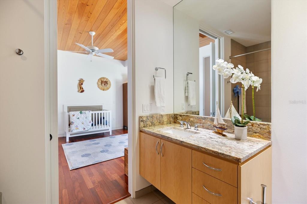 Sarasota, Florida, 34239, United States, 4 Bedrooms Bedrooms, ,5 BathroomsBathrooms,Residential,For Sale,1988202