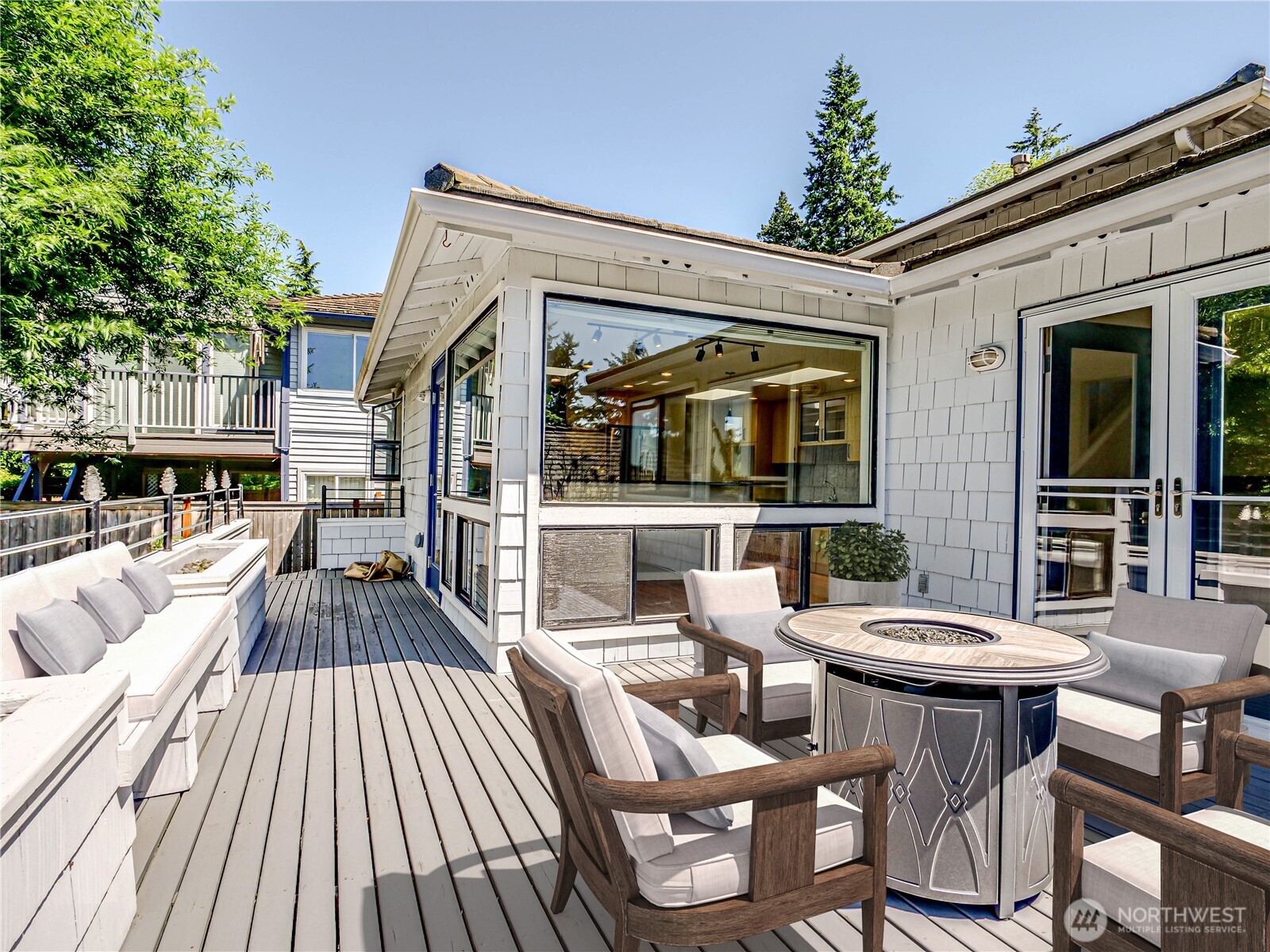 Seattle, Washington, 98116, United States, 3 Bedrooms Bedrooms, ,2 BathroomsBathrooms,Residential,For Sale,1977530