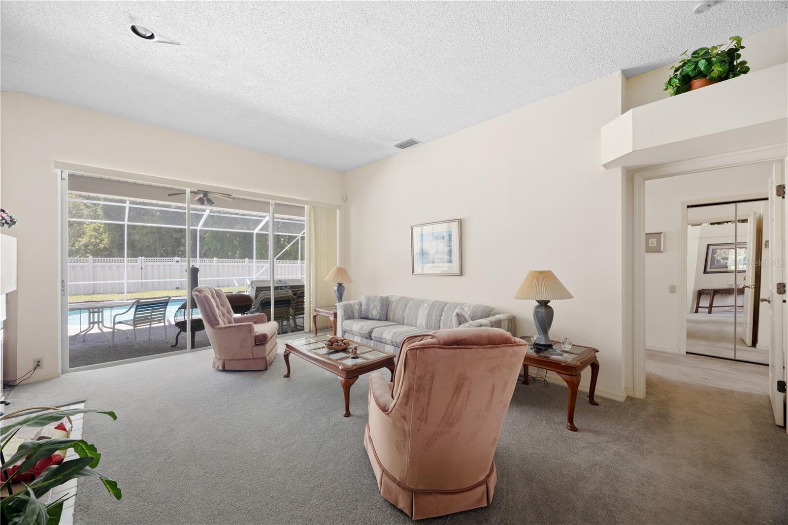 Oviedo, Florida, 32765, United States, 3 Bedrooms Bedrooms, ,3 BathroomsBathrooms,Residential,For Sale,1980040