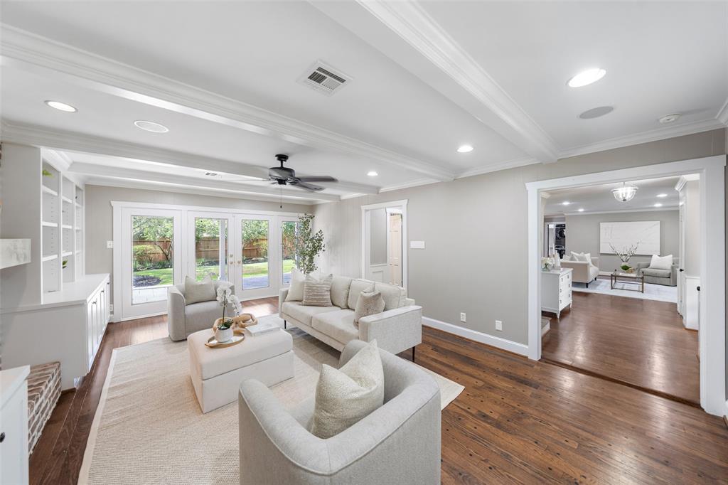 Houston, Texas, 77079, United States, 4 Bedrooms Bedrooms, ,3 BathroomsBathrooms,Residential,For Sale,1856423