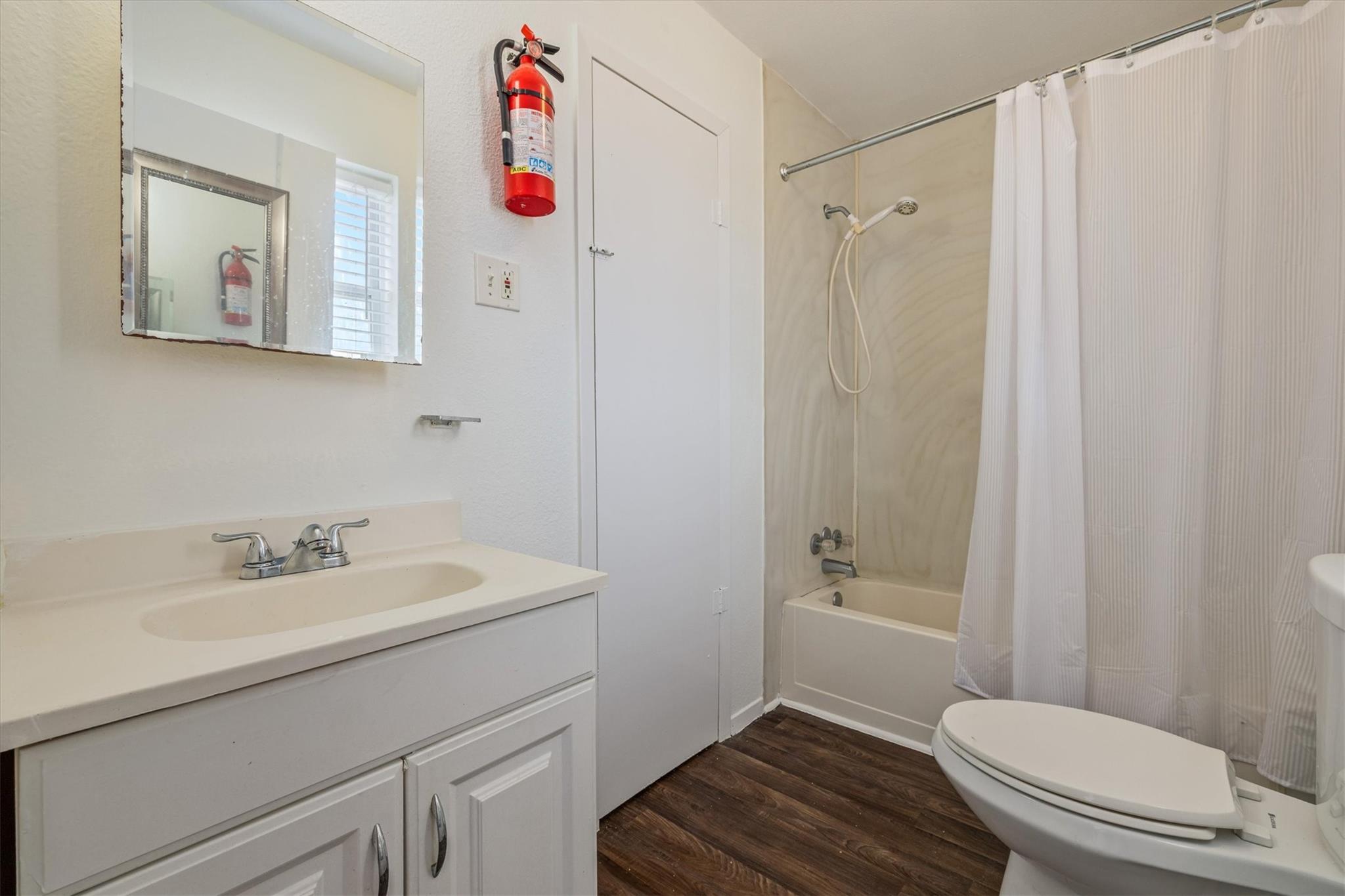 Galveston, Texas, 77551, United States, 4 Bedrooms Bedrooms, ,3 BathroomsBathrooms,Residential,For Sale,1934515