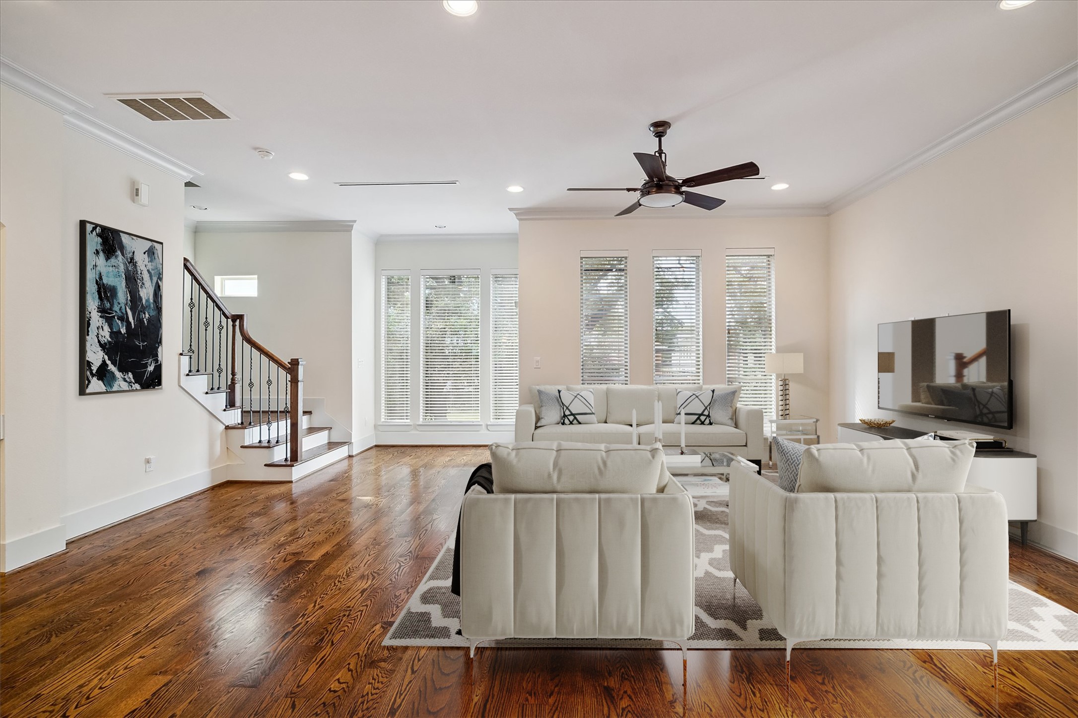  4833 Chenevert Street - 物件實景