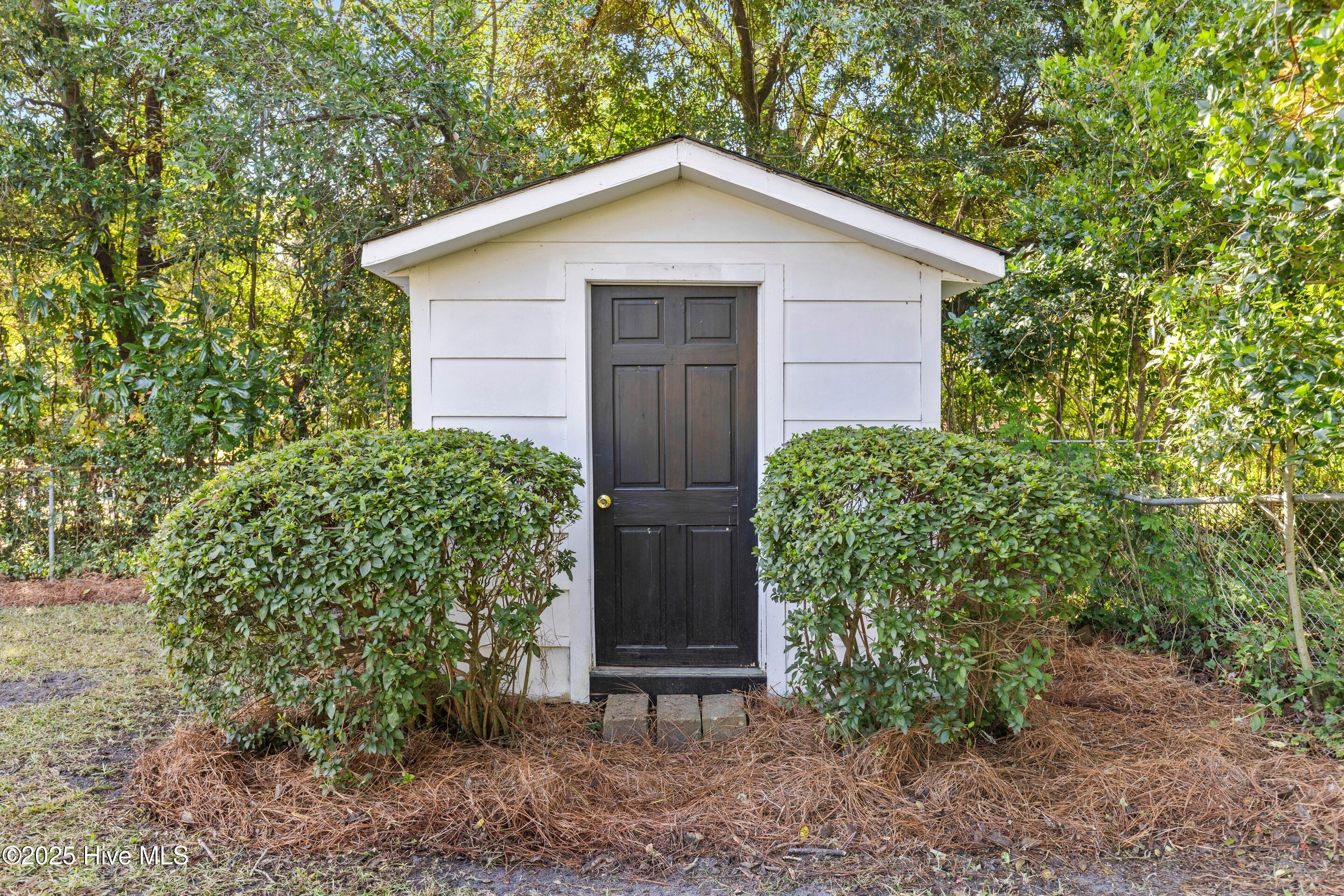 Wilmington, North Carolina, 28403, United States, 4 Bedrooms Bedrooms, ,2 BathroomsBathrooms,Residential,For Sale,1991913