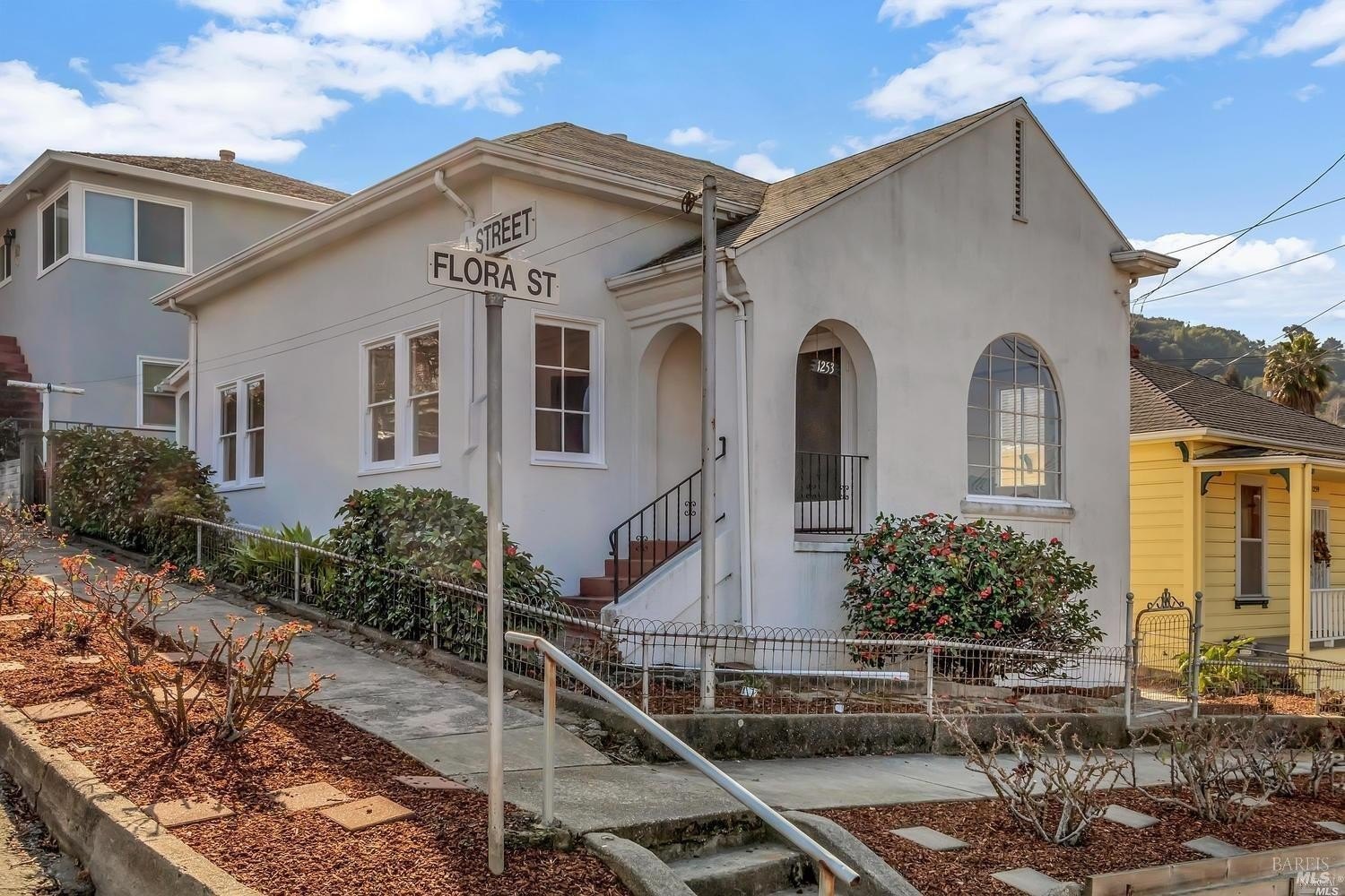 Crockett, California, 94525, United States, 2 Bedrooms Bedrooms, ,1 BathroomBathrooms,Residential,For Sale,1926566