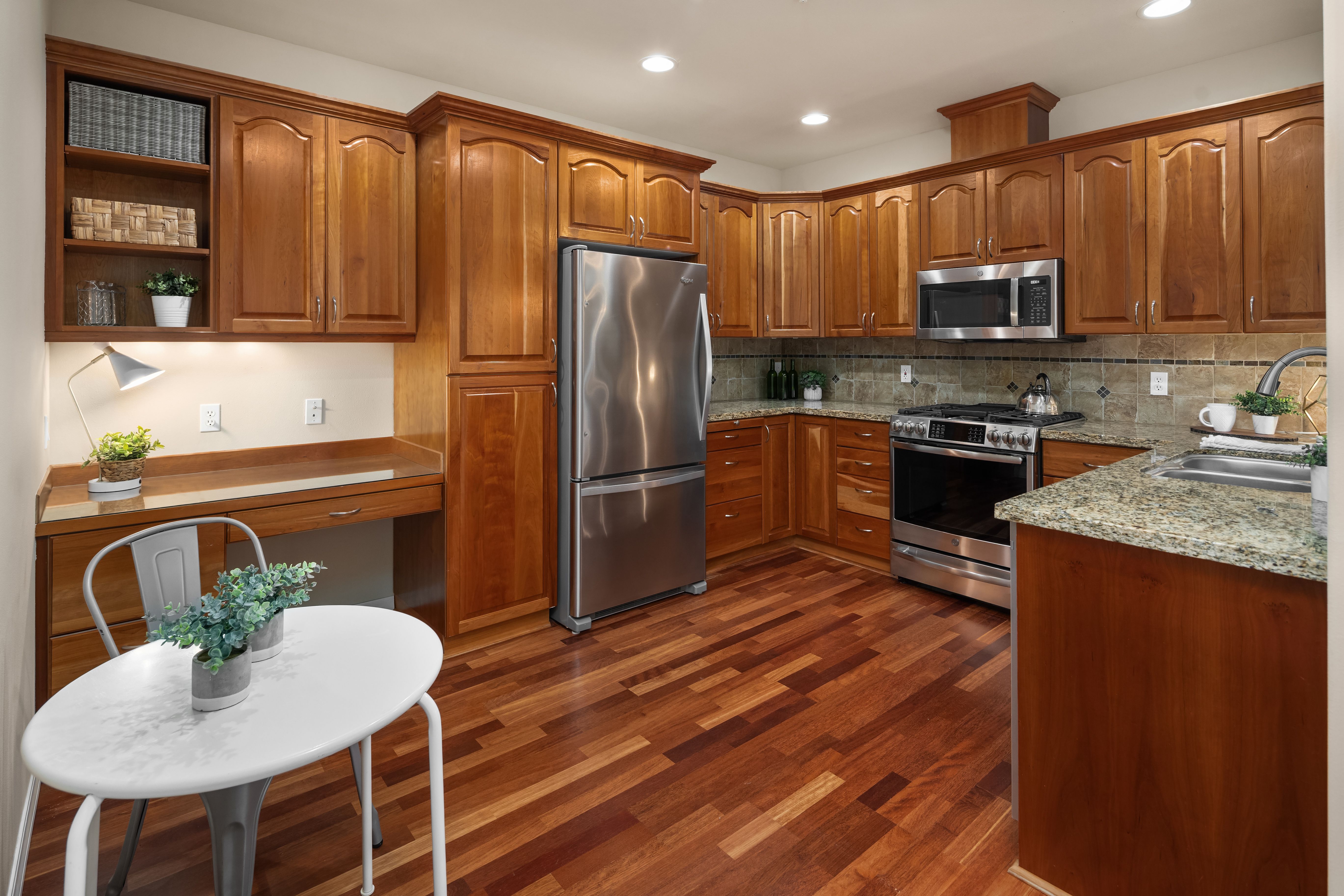  4406 Providence Point Place SE Unit #302, Issaquah, WA 98029 - 物件實景