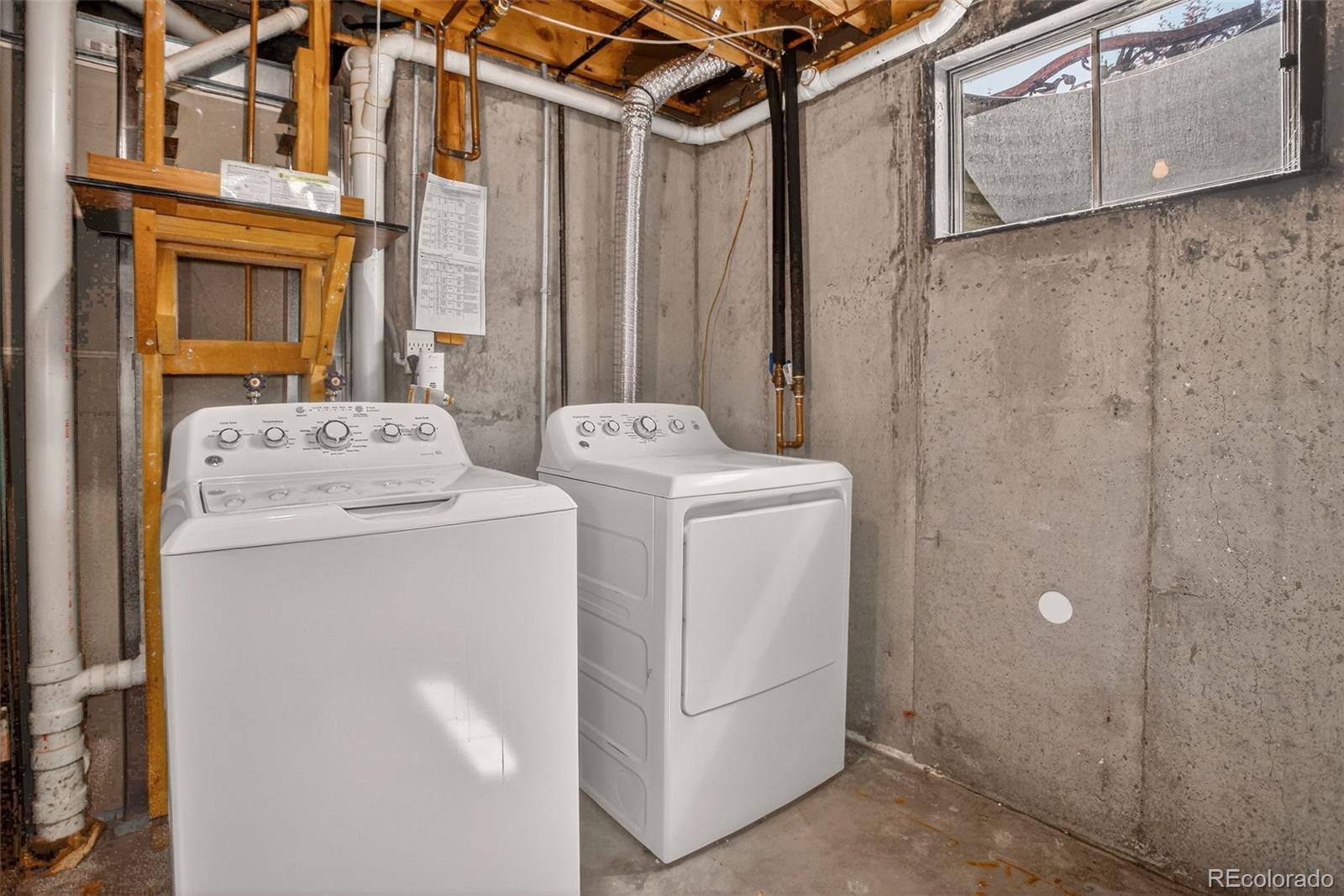 Thornton, Colorado, 80229, United States, 5 Bedrooms Bedrooms, ,2 BathroomsBathrooms,Residential,For Sale,1891126