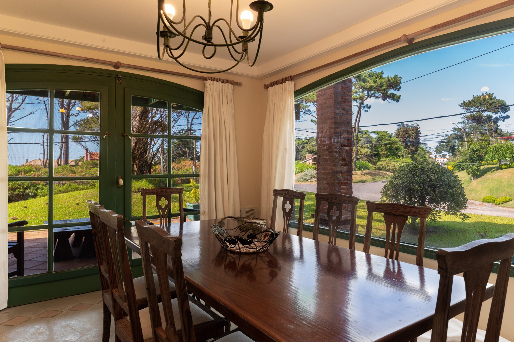  Spacious Family House with 4 Bedrooms and Full Service - 物件實景