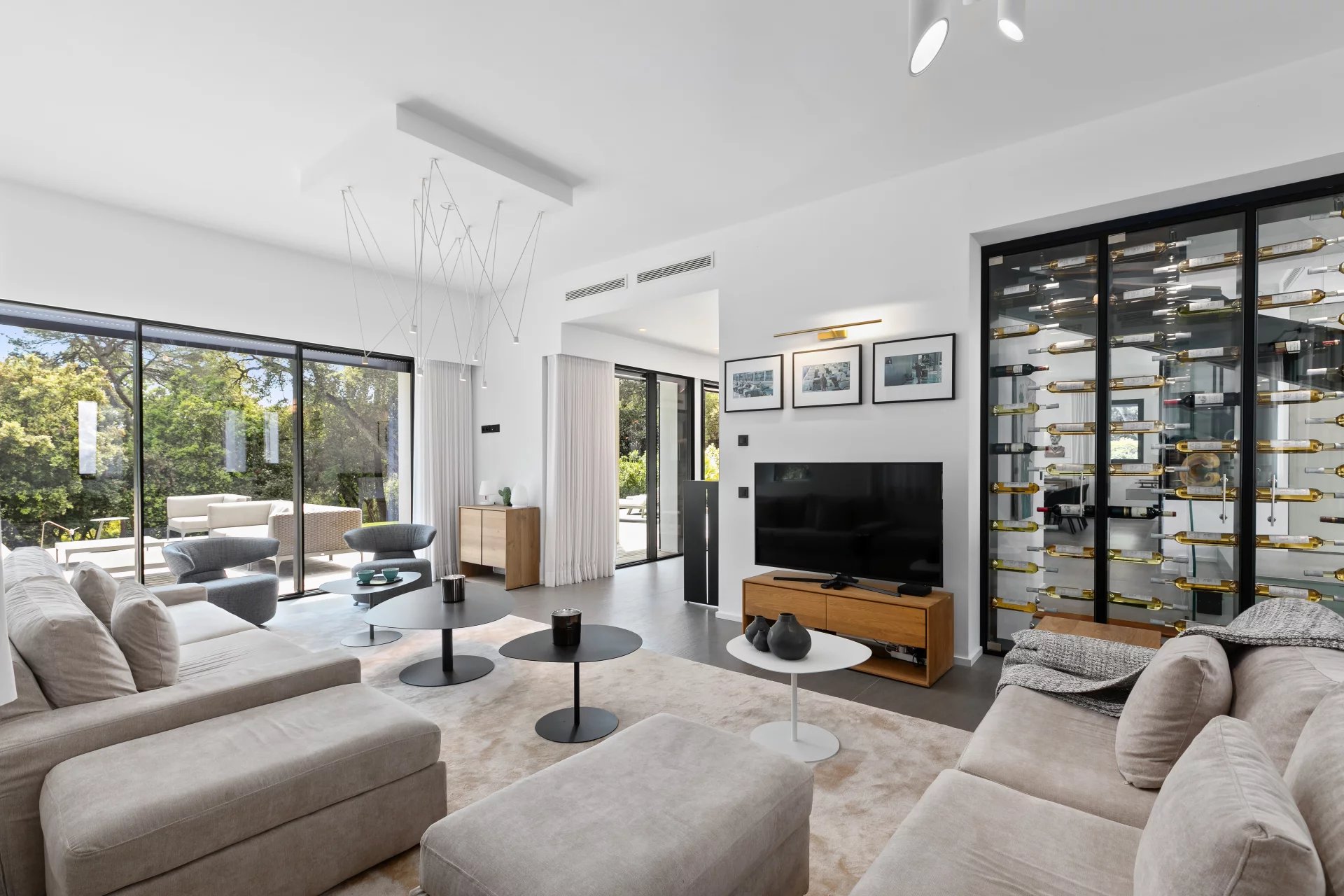 Antibes, Provence-Alpes-Côte d’Azur, 06600, FR, 8 Bedrooms Bedrooms, ,18 BathroomsBathrooms,Residential,For Sale,1728439