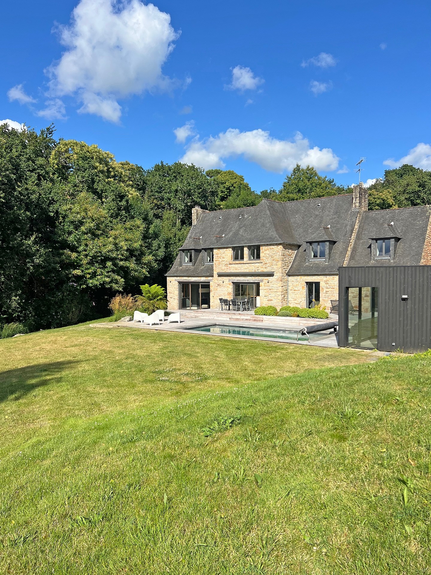  PLOUGASTEL, LARGE STONE HOUSE WITH POOL AND VIEW ON ÉLORN RIVER - 物件實景