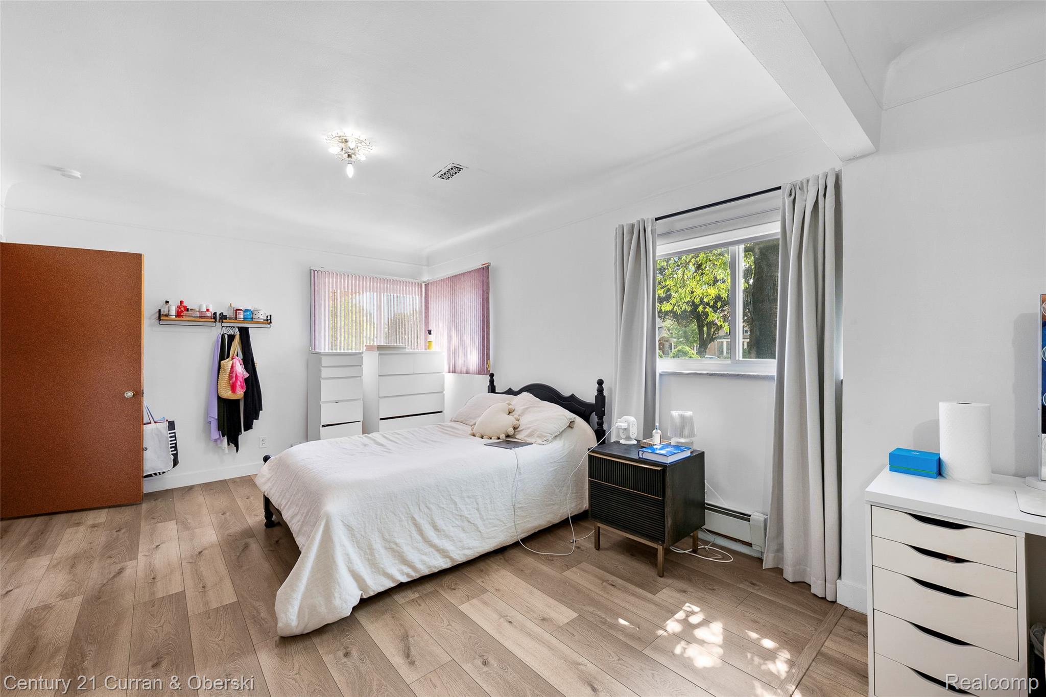 Dearborn, Michigan, 48126, United States, 3 Bedrooms Bedrooms, ,4 BathroomsBathrooms,Residential,For Sale,1979682