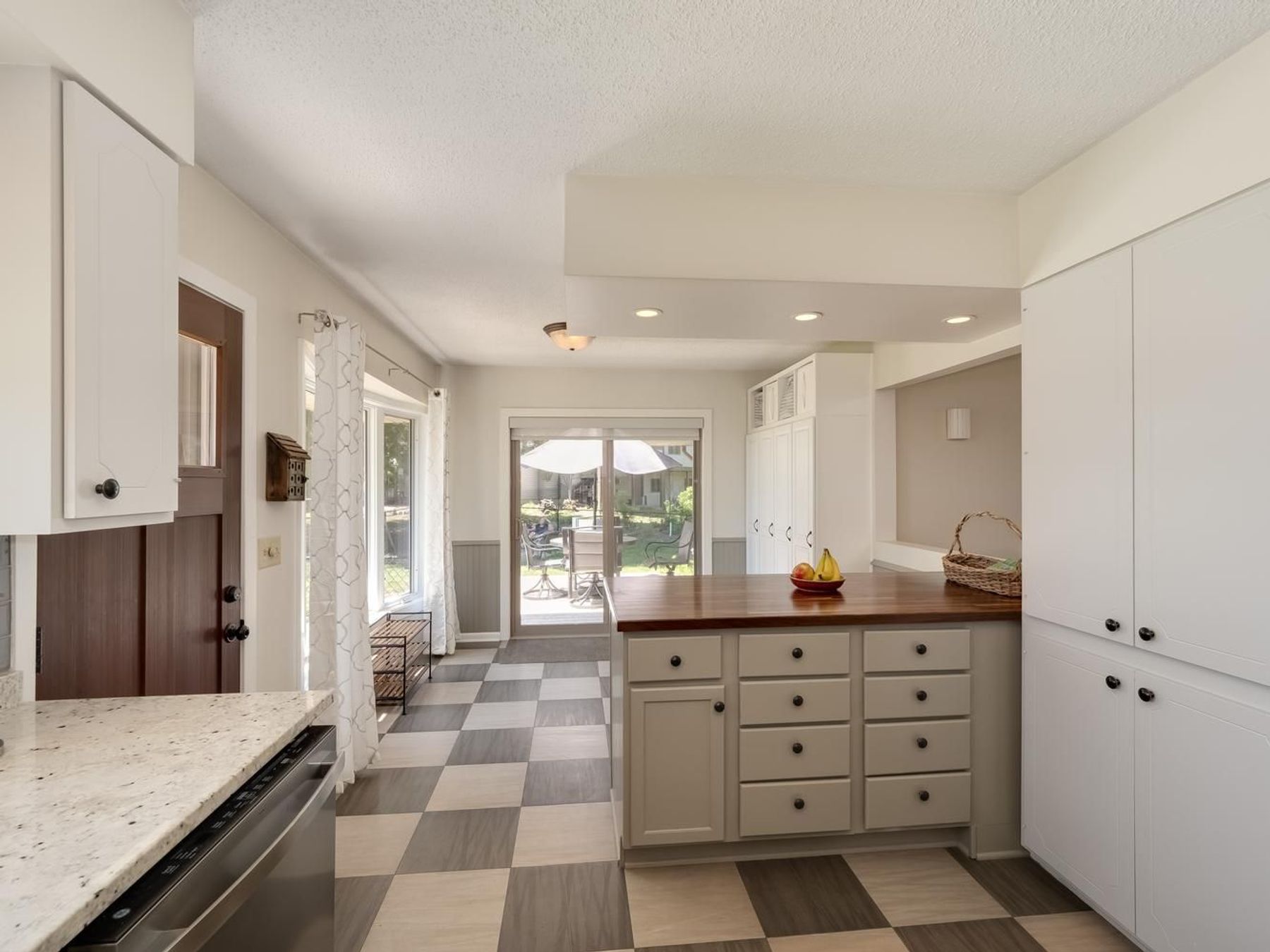  Beautifully Maintained Living with Maple Lake Views - 物件實景