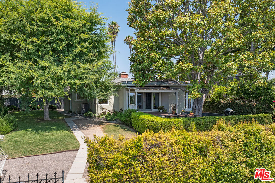 Los Angeles, California, 90031, United States, 2 Bedrooms Bedrooms, ,1 BathroomBathrooms,Residential,For Sale,1942306