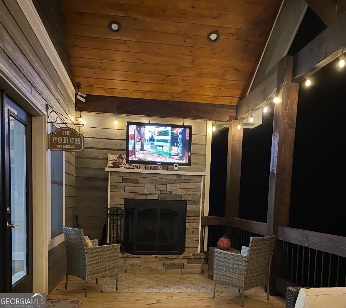 Blue Ridge, Georgia, 30513, United States, 4 Bedrooms Bedrooms, ,3 BathroomsBathrooms,Residential,For Sale,1919420