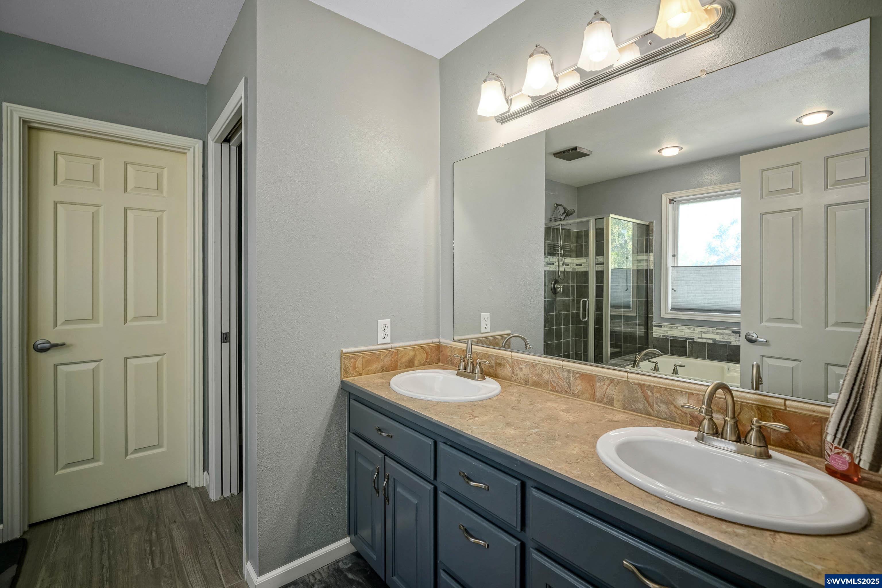 Mcminnville, Oregon, 97128, United States, 3 Bedrooms Bedrooms, ,3 BathroomsBathrooms,Residential,For Sale,1949725