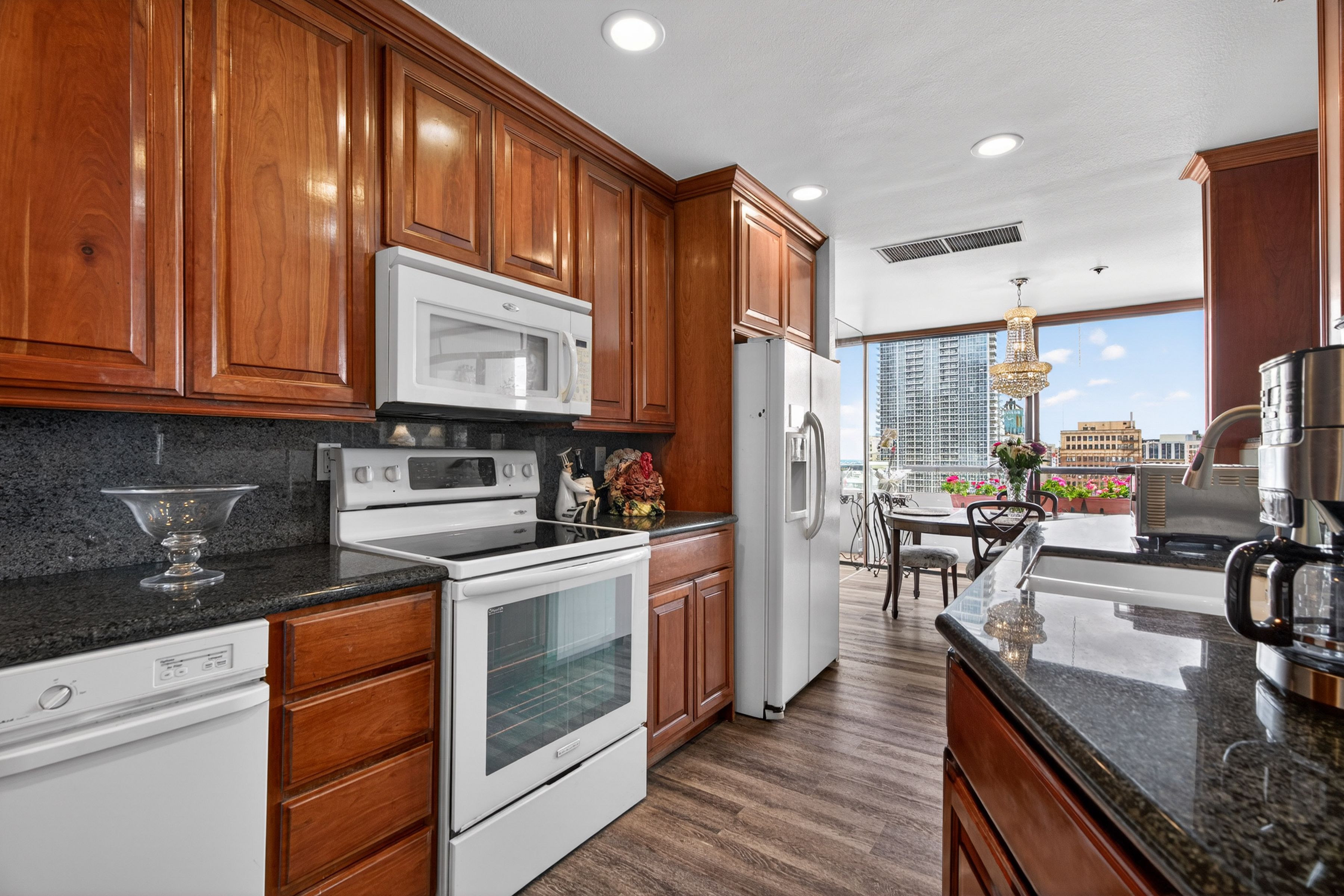  600 West 9th Street #1512 - 物件實景