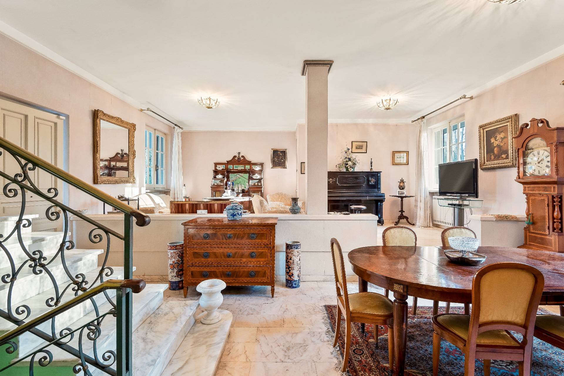 Massa, Massa-Carrara, 54100, IT, 4 Bedrooms Bedrooms, ,4 BathroomsBathrooms,Residential,For Sale,1688477