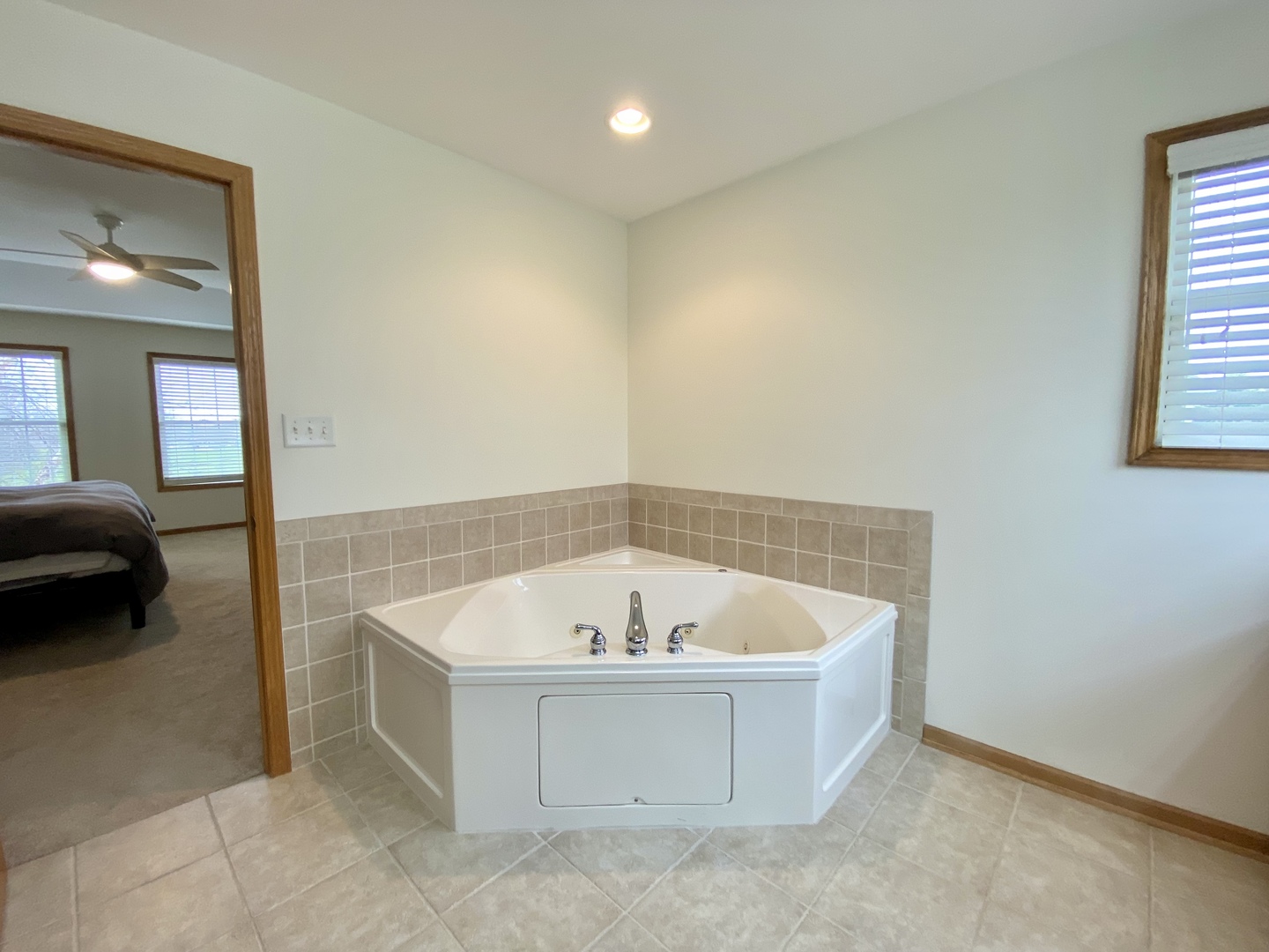 Frankfort, Illinois, 60423, United States, 5 Bedrooms Bedrooms, ,3 BathroomsBathrooms,Residential,For Sale,1923148