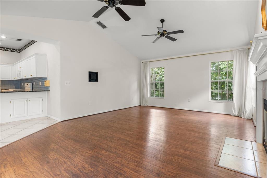 Lakeland, Florida, 33813, United States, 4 Bedrooms Bedrooms, ,4 BathroomsBathrooms,Residential,For Sale,1948005