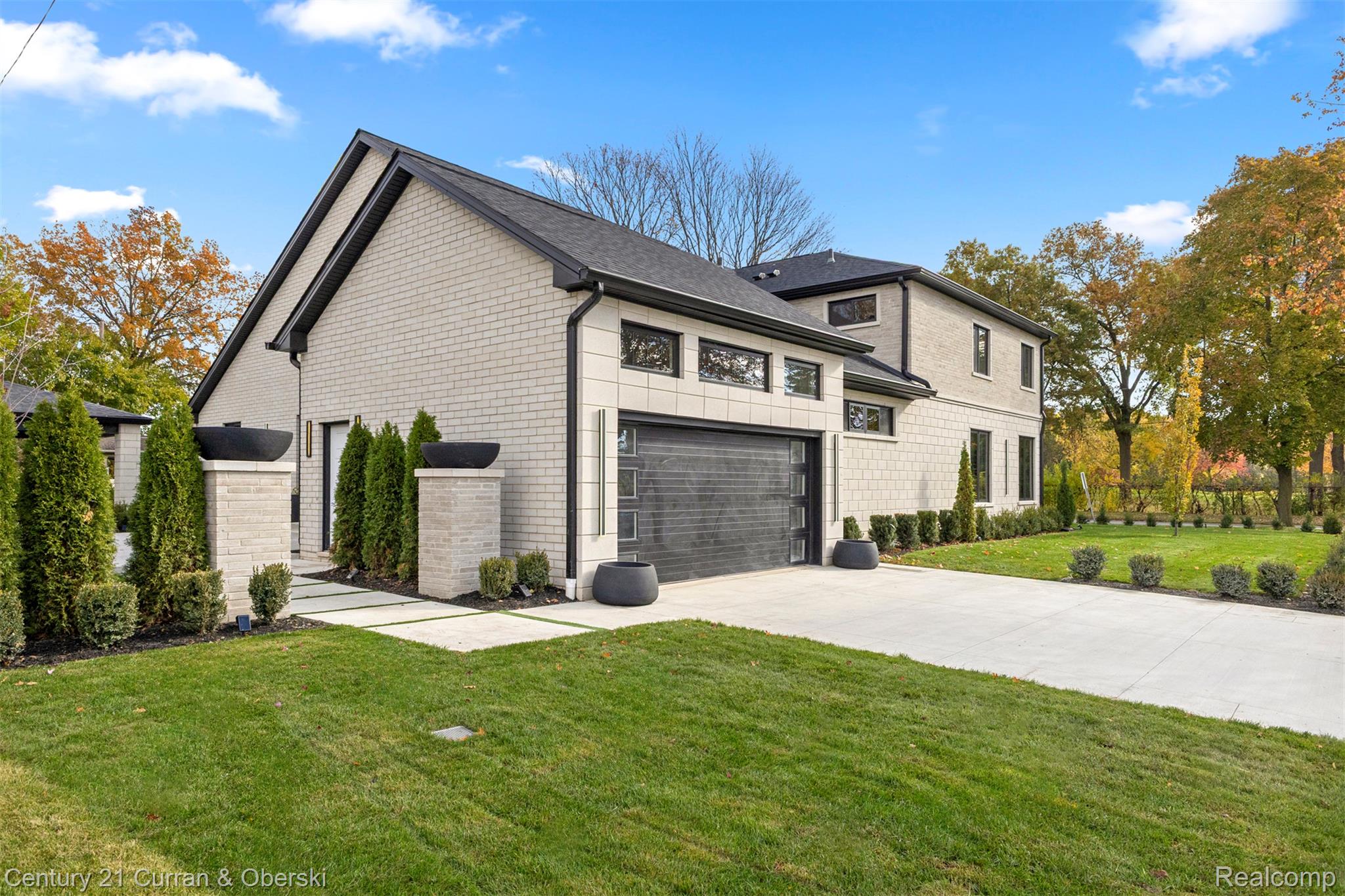 Dearborn, Michigan, 48128, United States, 5 Bedrooms Bedrooms, ,5 BathroomsBathrooms,Residential,For Sale,2030794