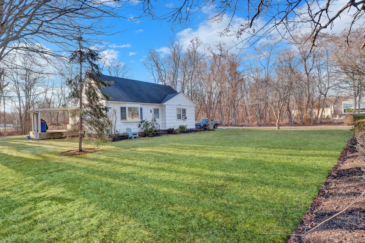 Eastport, New York, 11941, United States, 3 Bedrooms Bedrooms, ,3 BathroomsBathrooms,Residential,For Sale,2008841