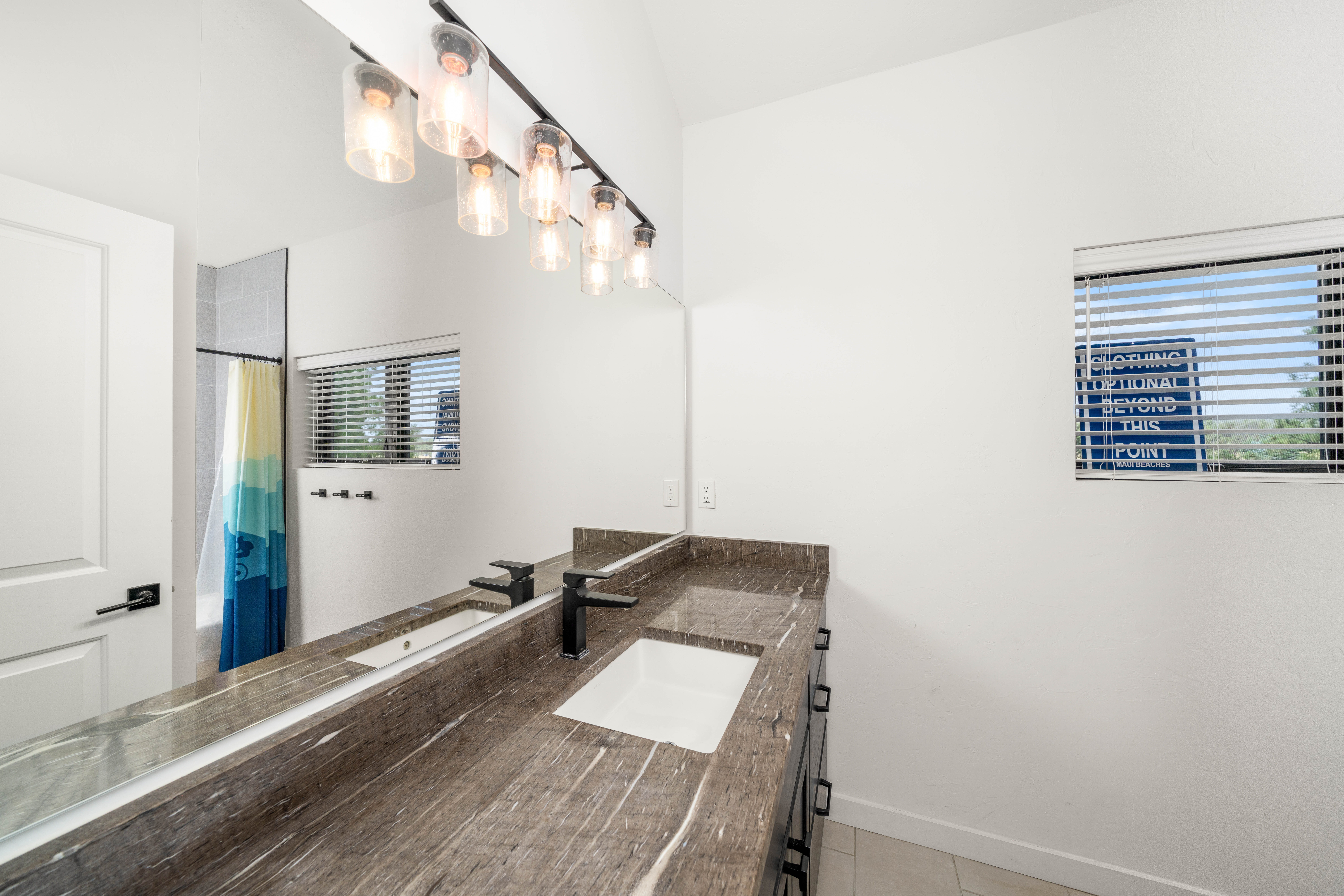  A Private Setting In The Desirable Log Hill Community - 物件實景