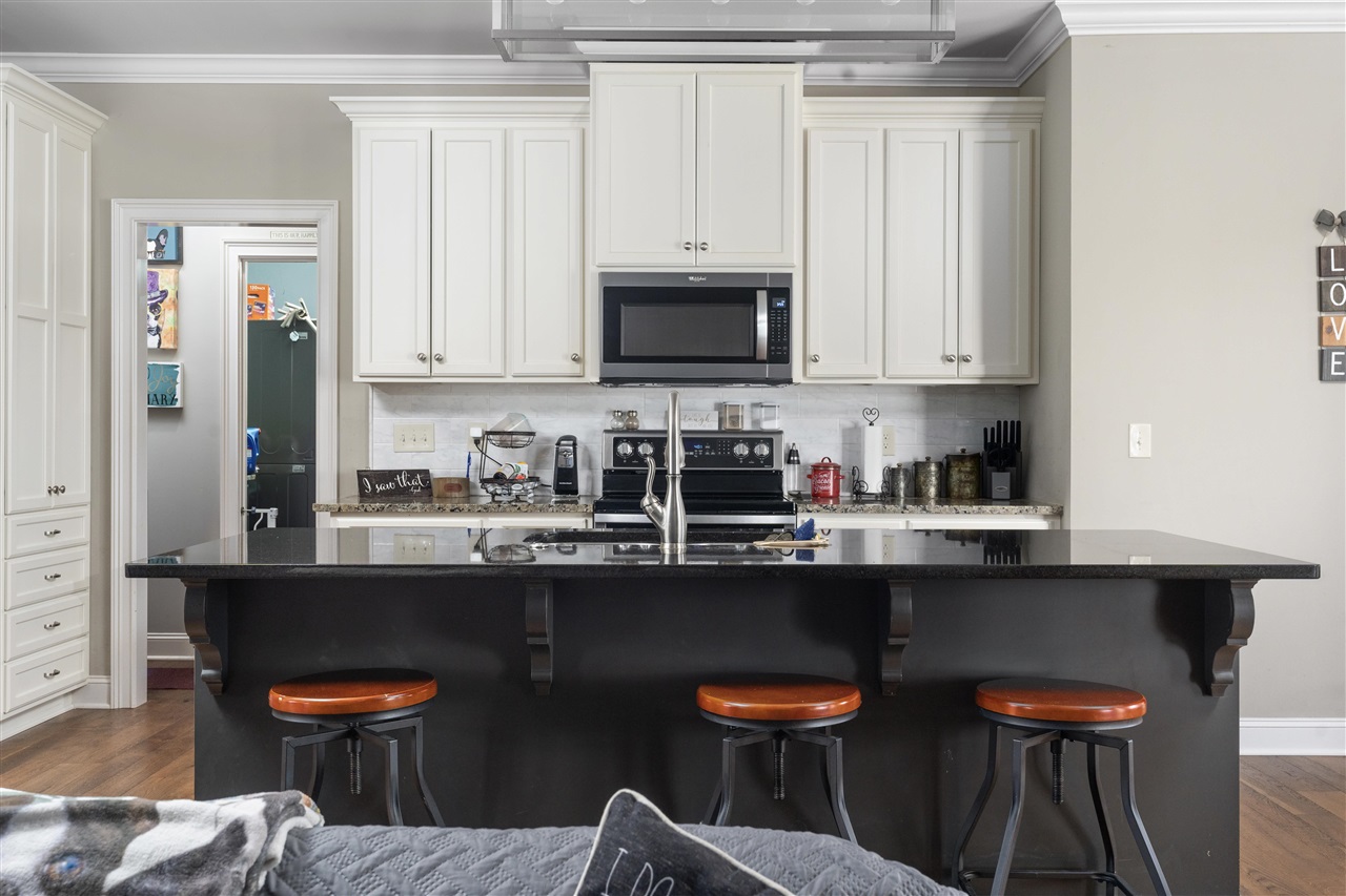 Alvaton, Kentucky, 42122, United States, 5 Bedrooms Bedrooms, ,4 BathroomsBathrooms,Residential,For Sale,1939177