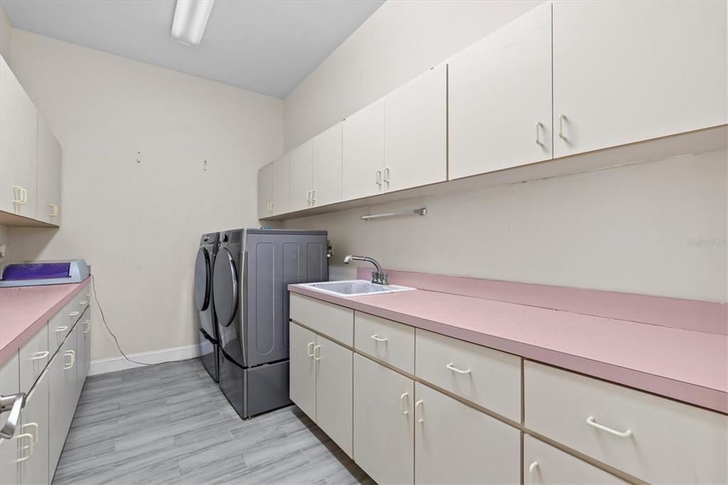 Tarpon Springs, Florida, 34689, United States, 5 Bedrooms Bedrooms, ,4 BathroomsBathrooms,Residential,For Sale,1901720