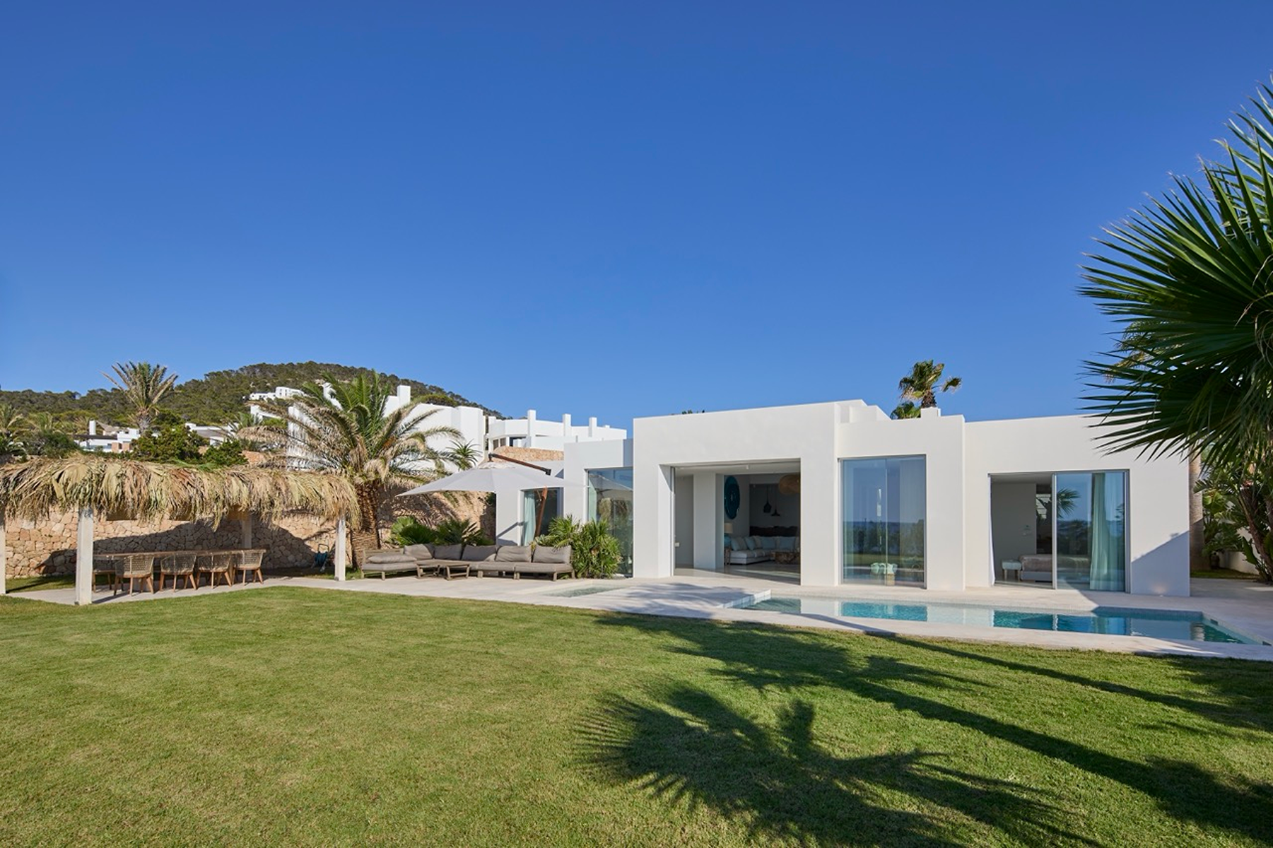  Villa on the beachfront in Caló d