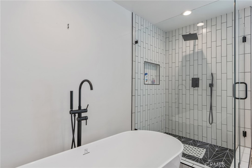 Woodland Hills, California, 91367, United States, 5 Bedrooms Bedrooms, ,4 BathroomsBathrooms,Residential,For Sale,2003511