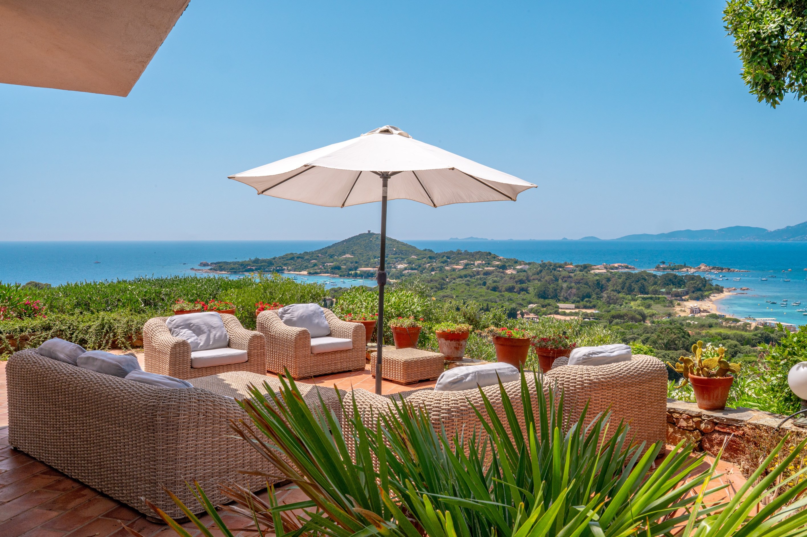  For sale : Luxury villa with pool and panoramic sea view at Isolella - Pietrose… - 物件實景