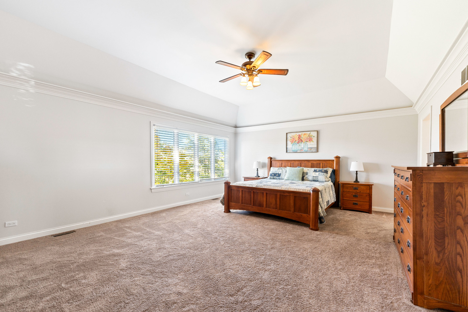 St. Charles, Illinois, 60175, United States, 5 Bedrooms Bedrooms, ,5 BathroomsBathrooms,Residential,For Sale,1989191