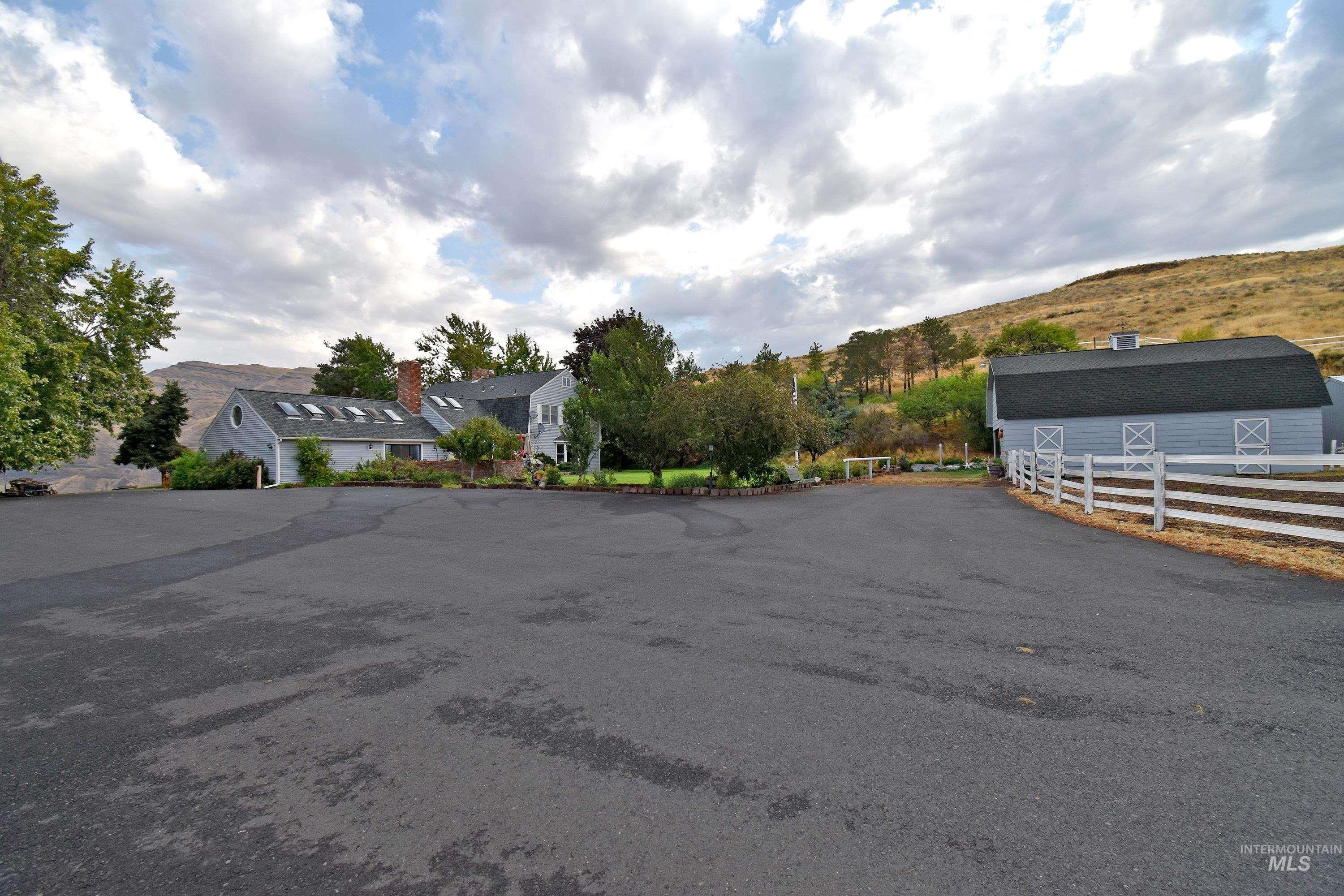 Clarkston, Washington, 99403, United States, 3 Bedrooms Bedrooms, ,3 BathroomsBathrooms,Residential,For Sale,1981338