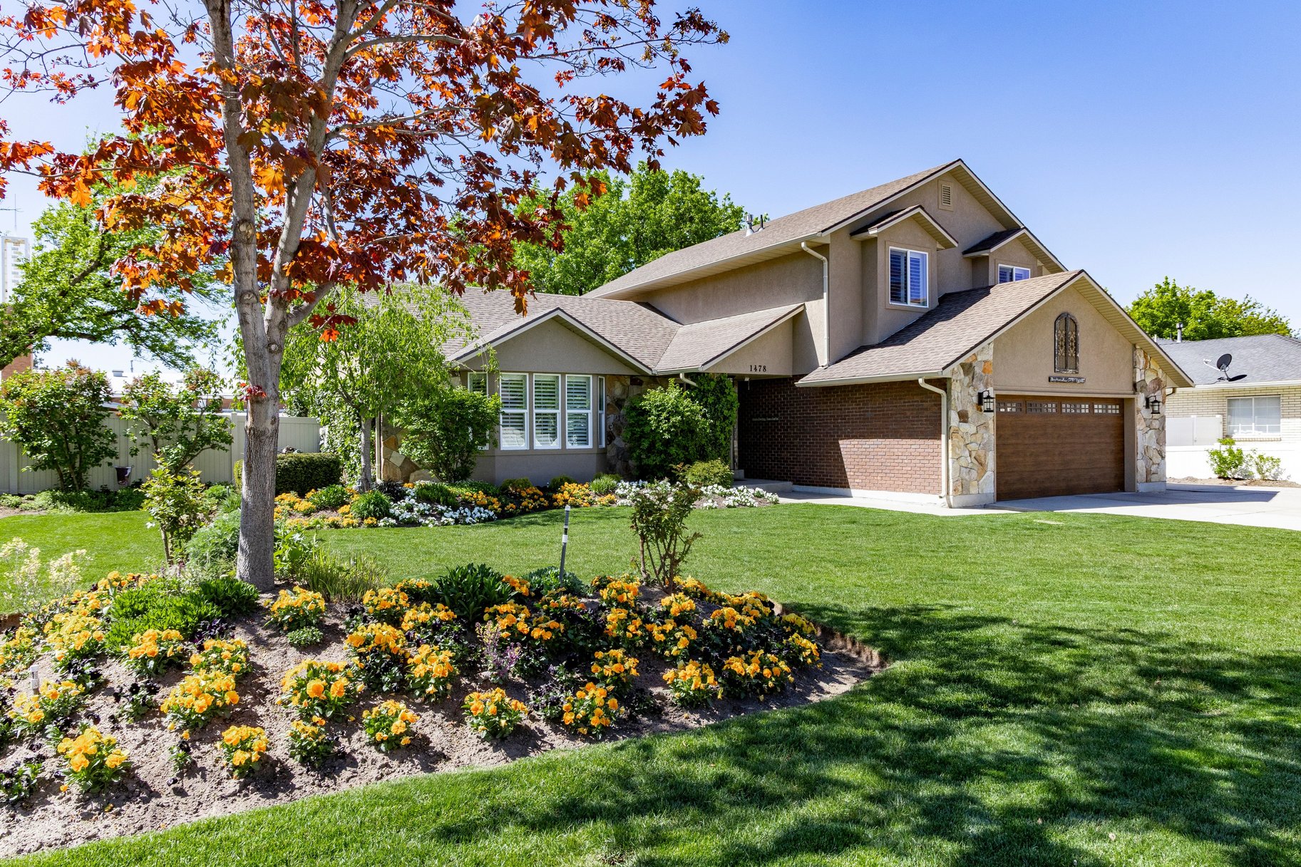  Private Holladay Retreat with Dual Primary Suites & Beautifully Maintained Yard. - 物件實景