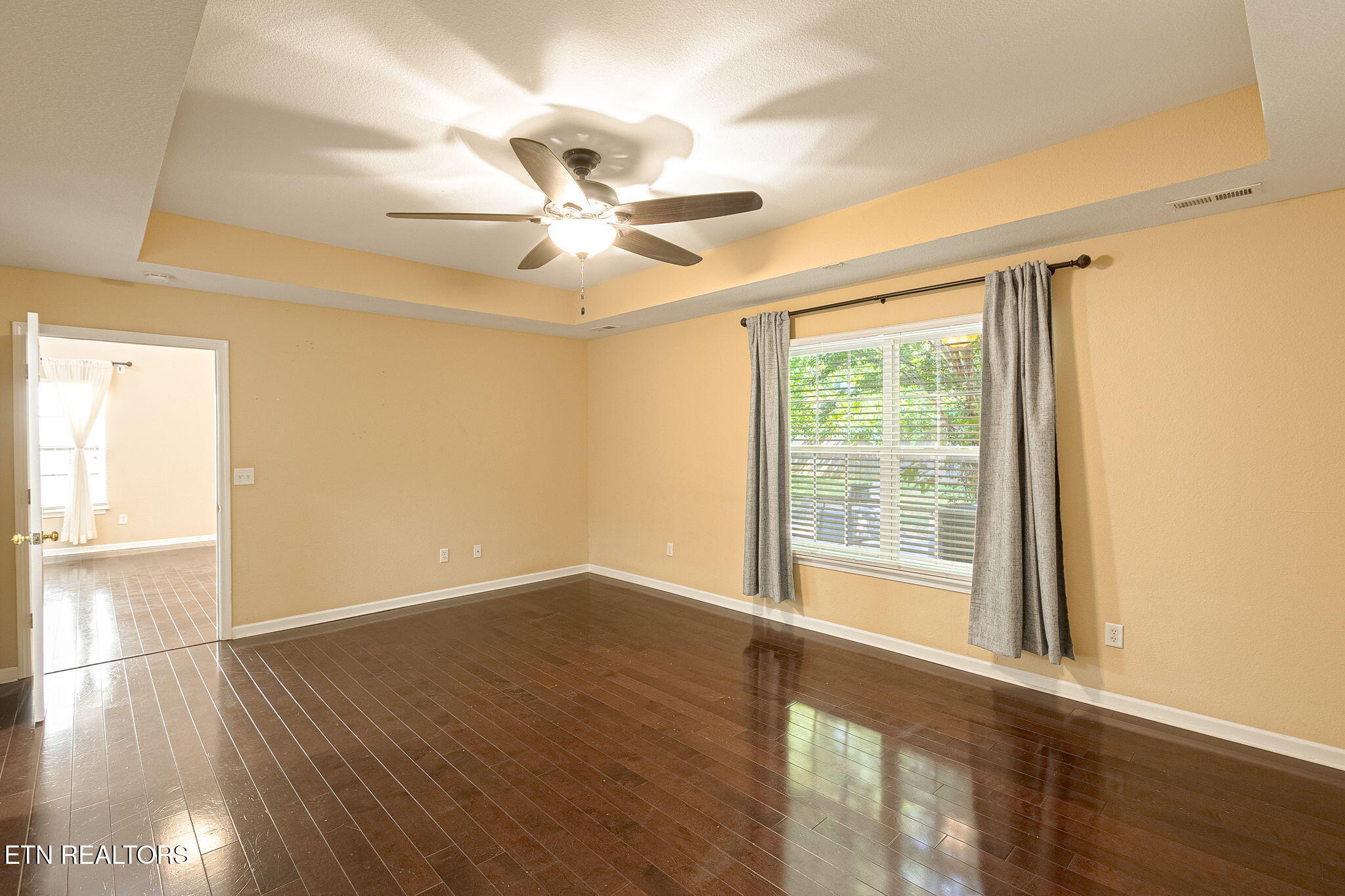 Knoxville, Tennessee, 37932, United States, 4 Bedrooms Bedrooms, ,4 BathroomsBathrooms,Residential,For Sale,1975701