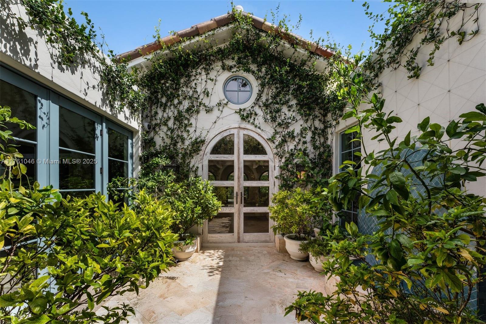 Miami, Florida, 33133, United States, 6 Bedrooms Bedrooms, ,6 BathroomsBathrooms,Residential,For Sale,1947591
