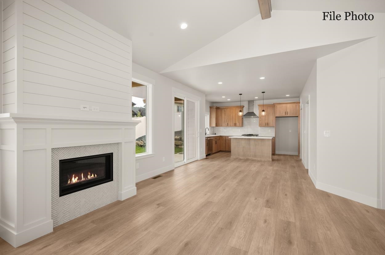 Nine Mile Falls, Washington, 99026, United States, 4 Bedrooms Bedrooms, ,3 BathroomsBathrooms,Residential,For Sale,1986138