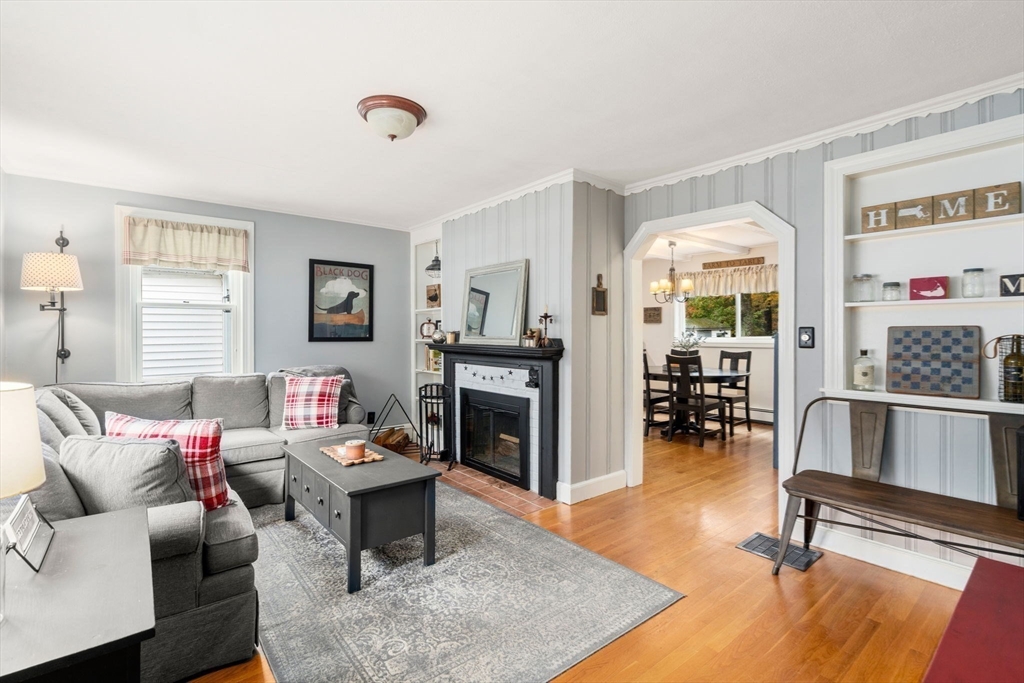 Medway, Massachusetts, 02053, United States, 4 Bedrooms Bedrooms, ,2 BathroomsBathrooms,Residential,For Sale,1975868