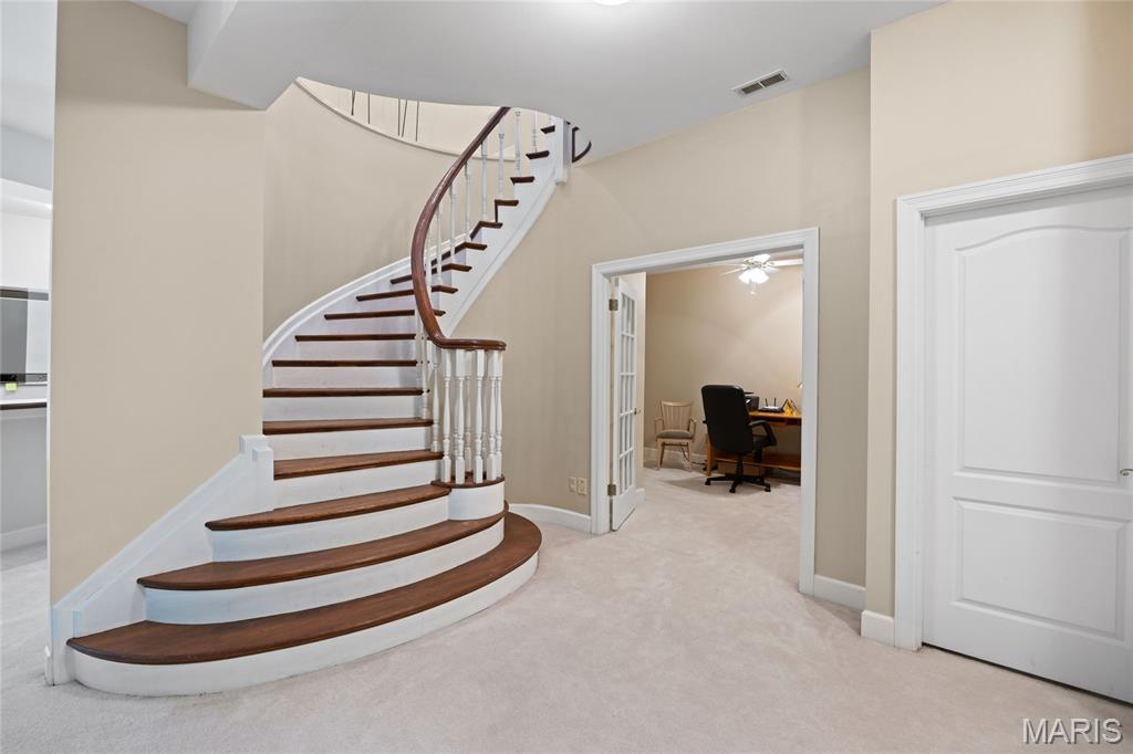 Chesterfield, Missouri, 63017, United States, 3 Bedrooms Bedrooms, ,4 BathroomsBathrooms,Residential,For Sale,1890003