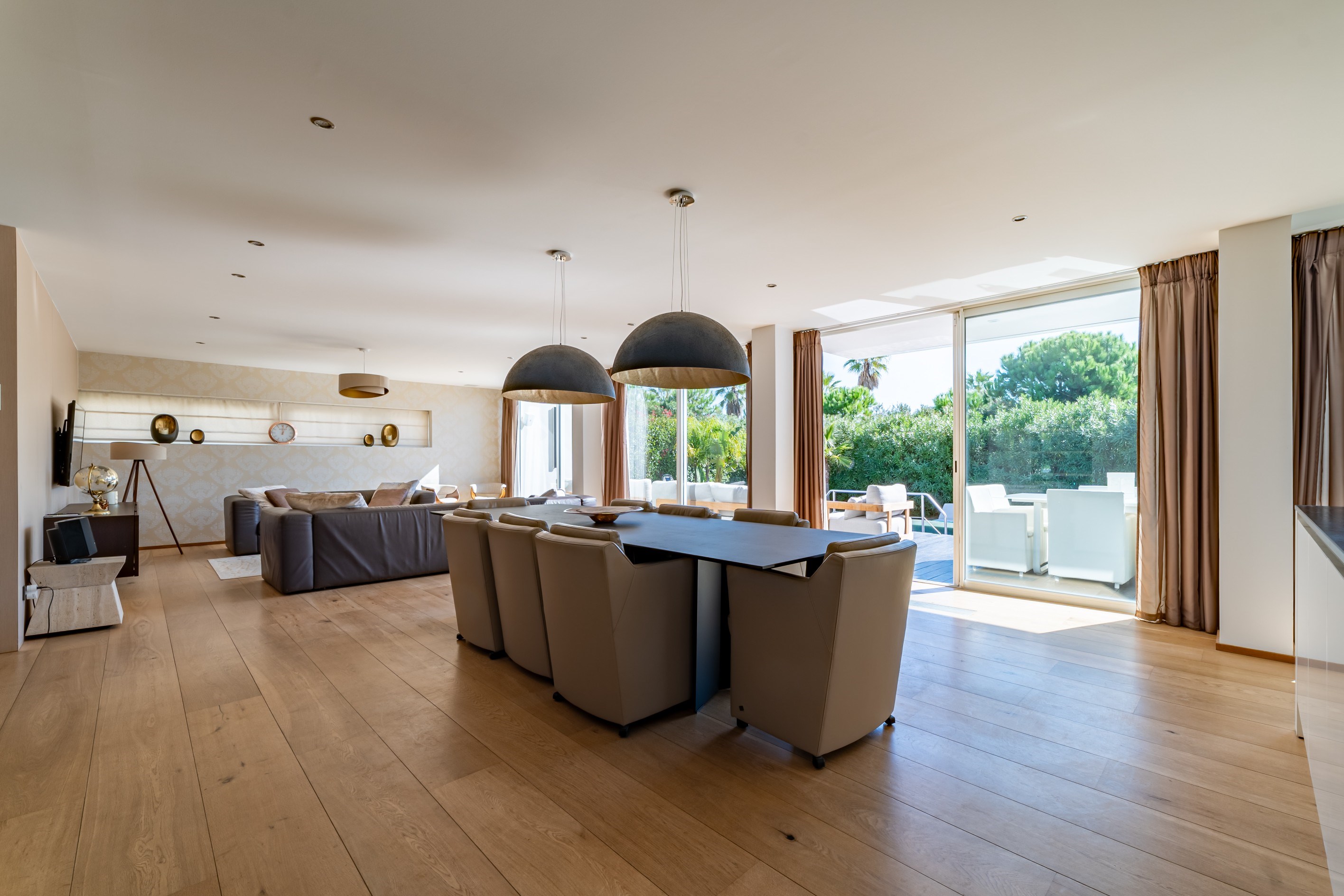  Elegance and transparency are the watchwords of this resolutely contemporary vi… - 物件實景