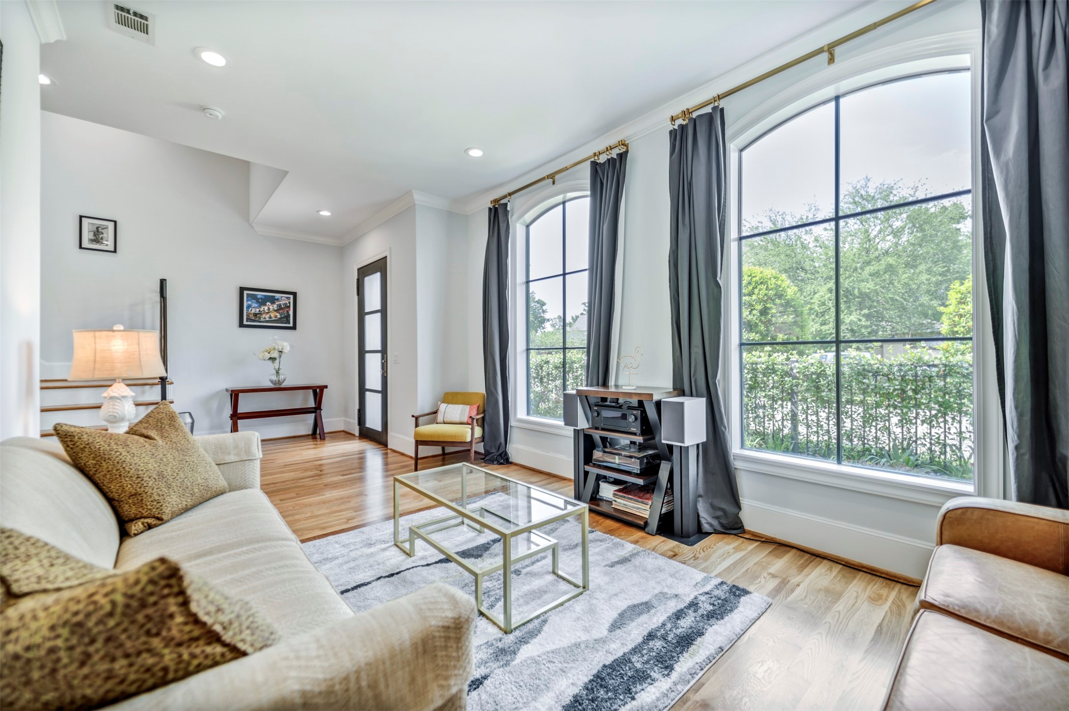 Houston, Texas, 77055, United States, 3 Bedrooms Bedrooms, ,4 BathroomsBathrooms,Residential,For Sale,1866931