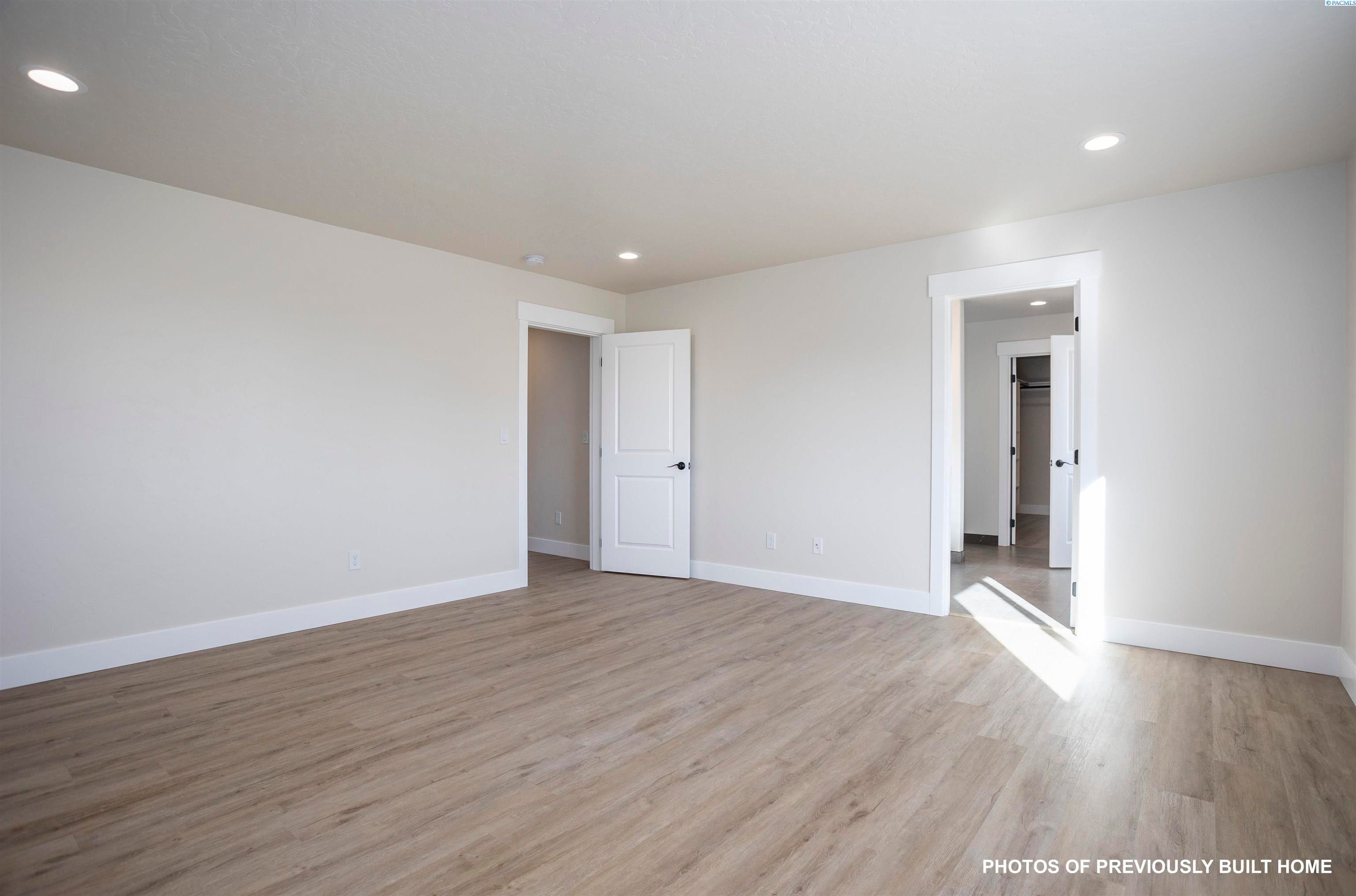 Richland, Washington, 99352, United States, 4 Bedrooms Bedrooms, ,2 BathroomsBathrooms,Residential,For Sale,1980834