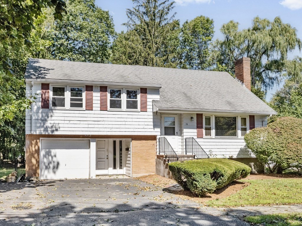 Waltham, Massachusetts, 02452, United States, 4 Bedrooms Bedrooms, ,2 BathroomsBathrooms,Residential,For Sale,1939340