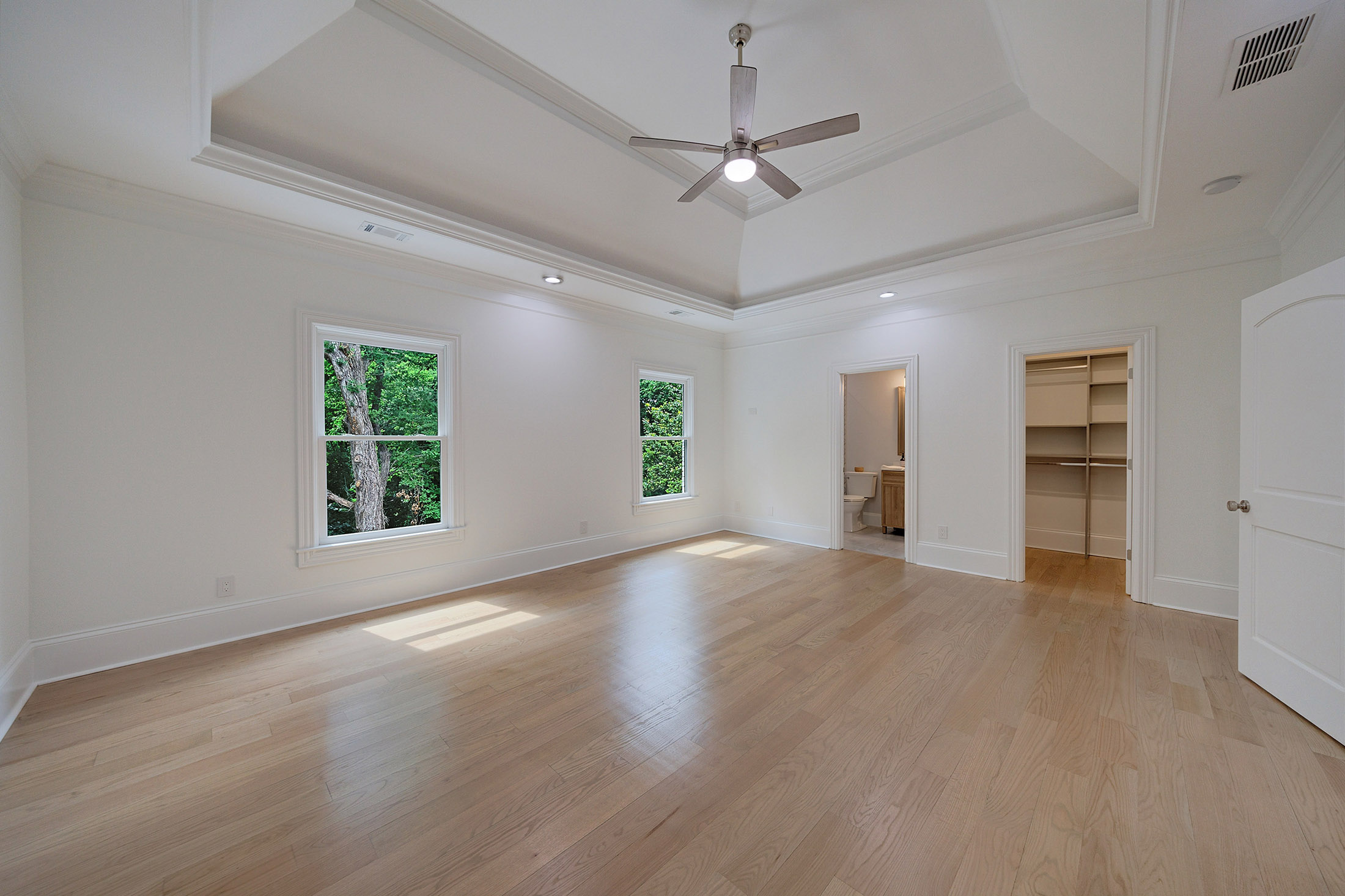  Exceptional Estate Combines Modern Luxury and Timeless Elegance - 物件實景