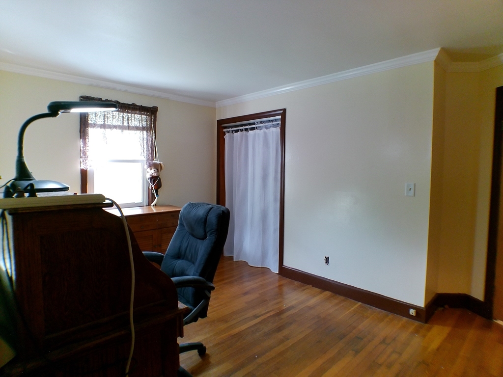 East Bridgewater, Massachusetts, 02333, United States, 4 Bedrooms Bedrooms, ,2 BathroomsBathrooms,Residential,For Sale,1922908