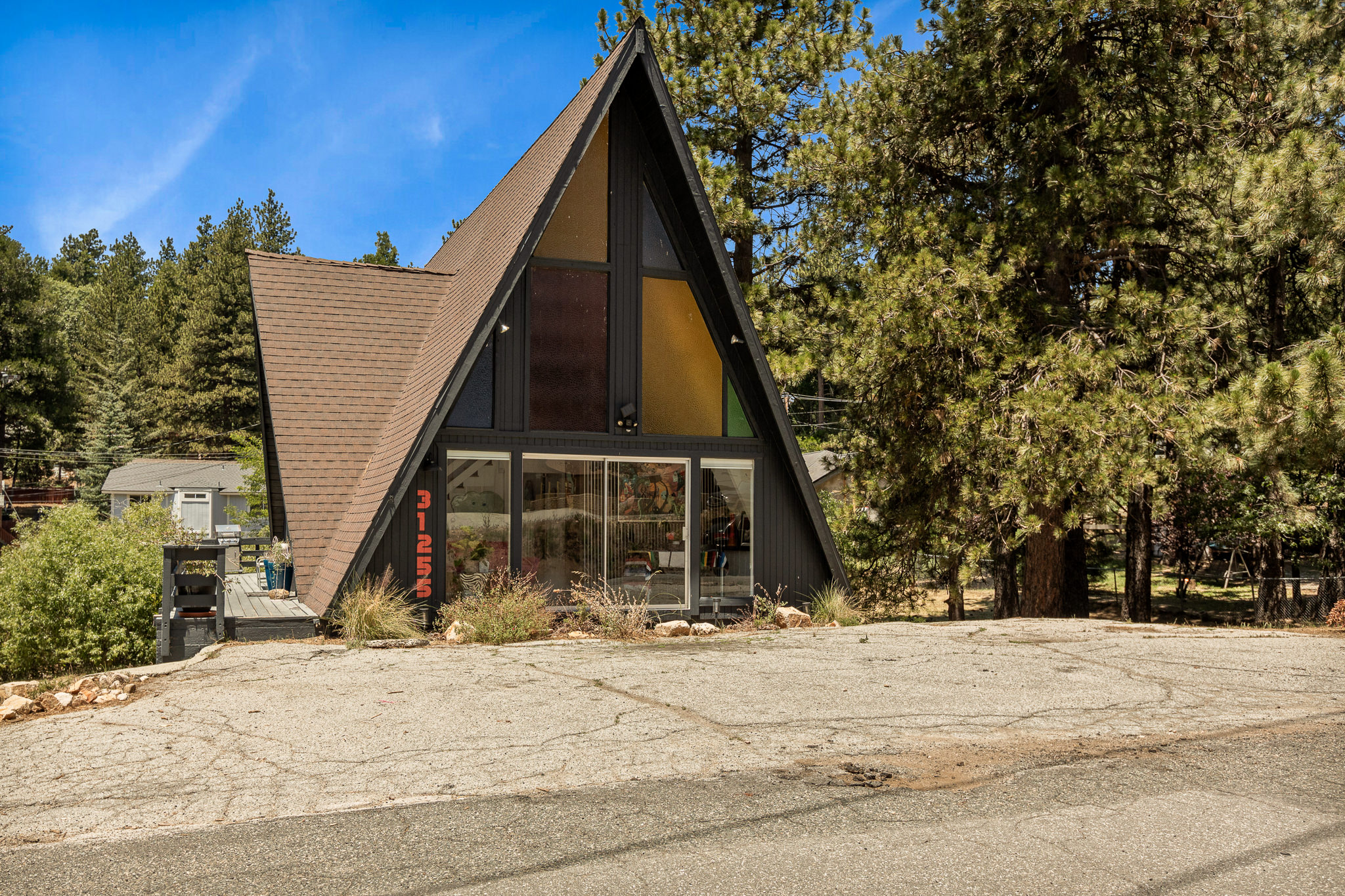  31255 Outer Highway 18 North, Running Springs, CA 92382 - 物件實景