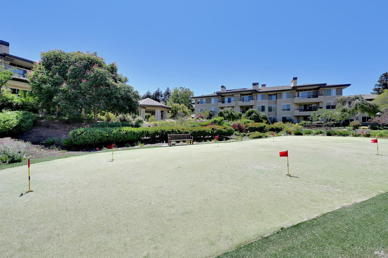 San Rafael, California, 94903, United States, 1 Bedroom Bedrooms, ,2 BathroomsBathrooms,Residential,For Sale,1896555