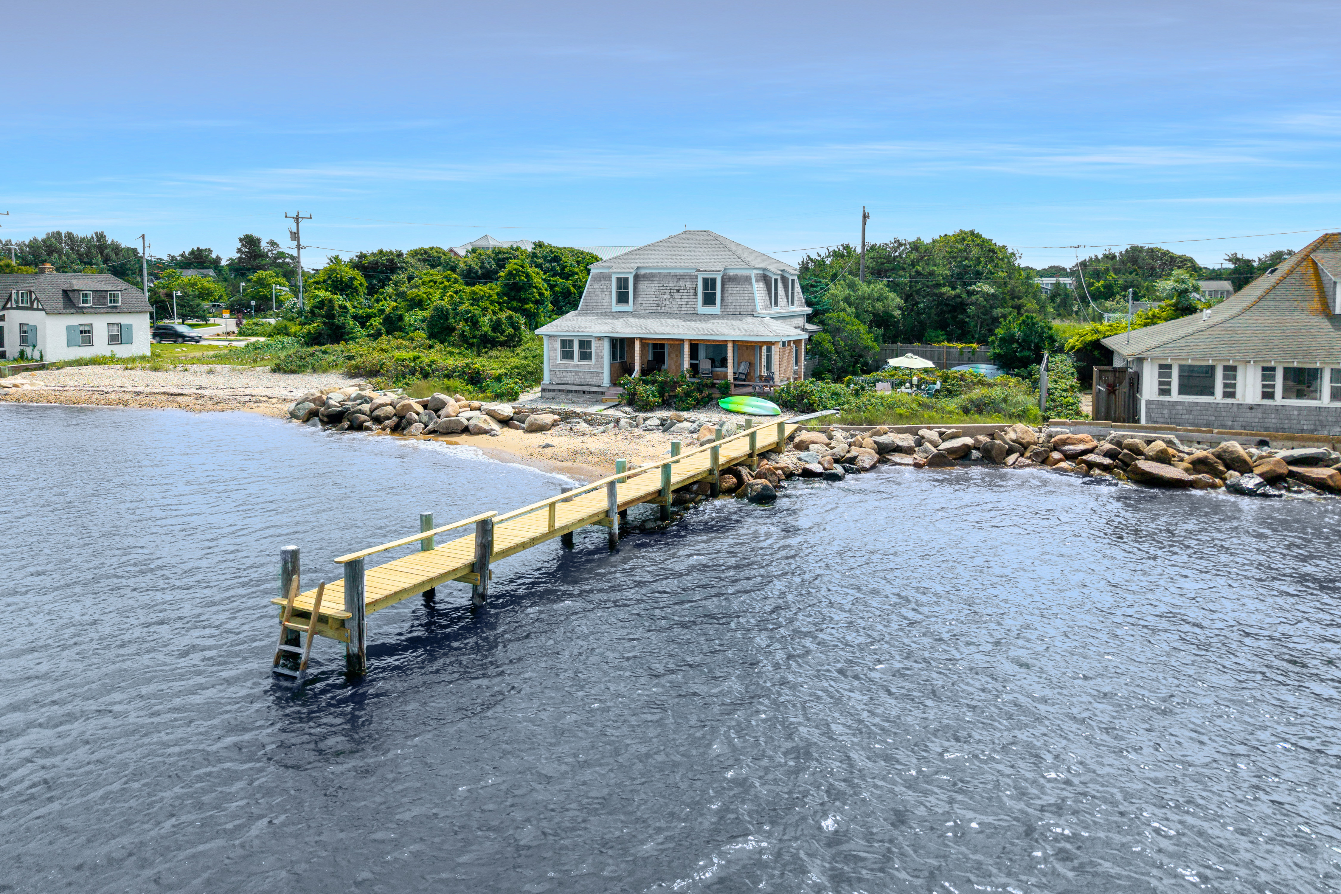  Waterfront with Dock on Vineyard Haven Harbor - 物件實景