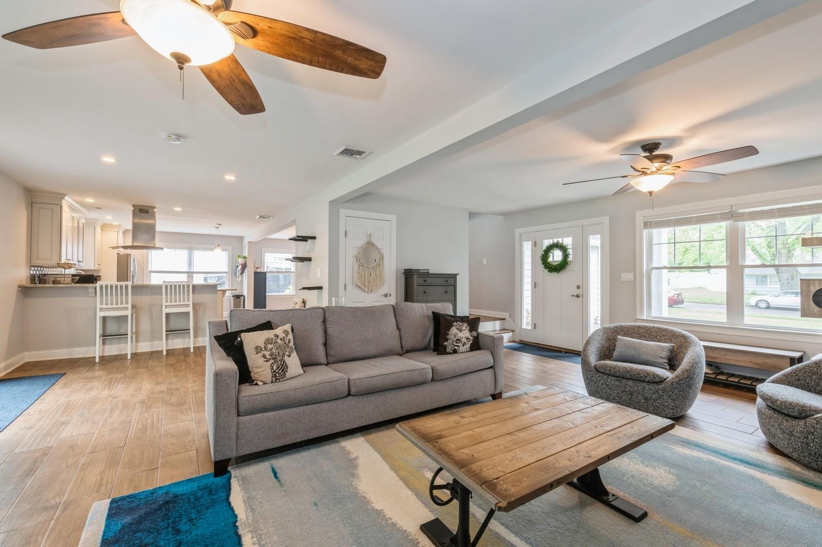 Nesconset, New York, 11767, United States, 3 Bedrooms Bedrooms, ,3 BathroomsBathrooms,Residential,For Sale,1837640